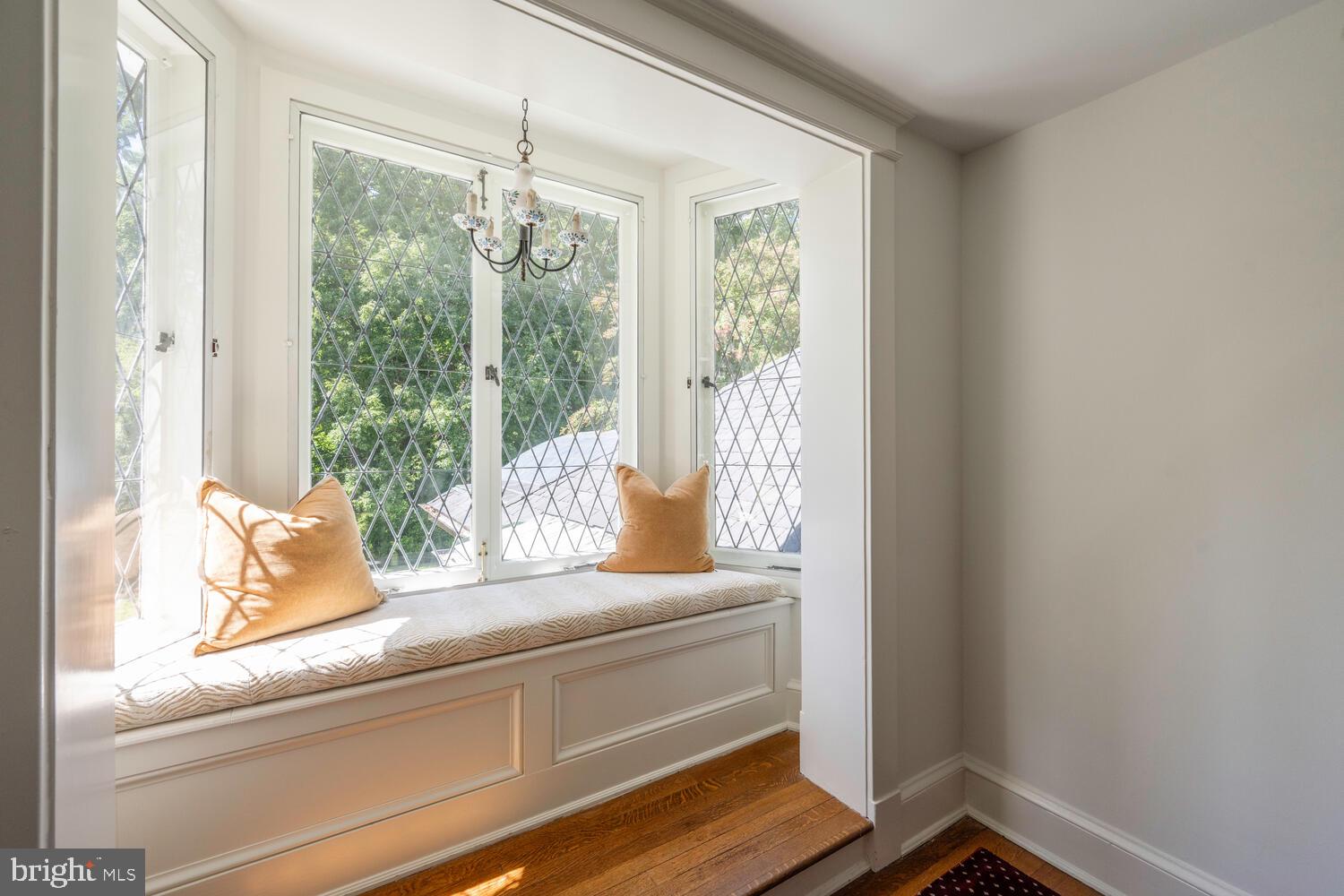 CHEVY CHASE VILLAGE - Residential