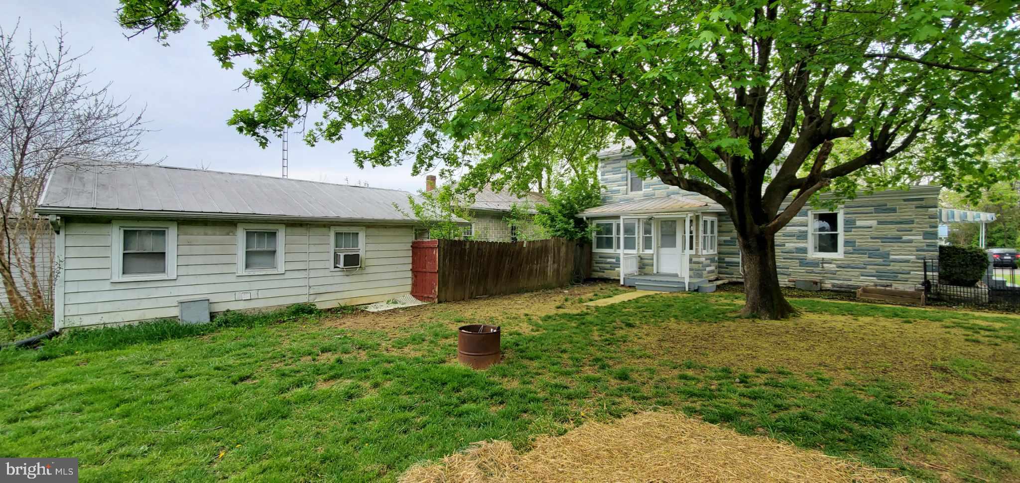 HILLCREST - Residential