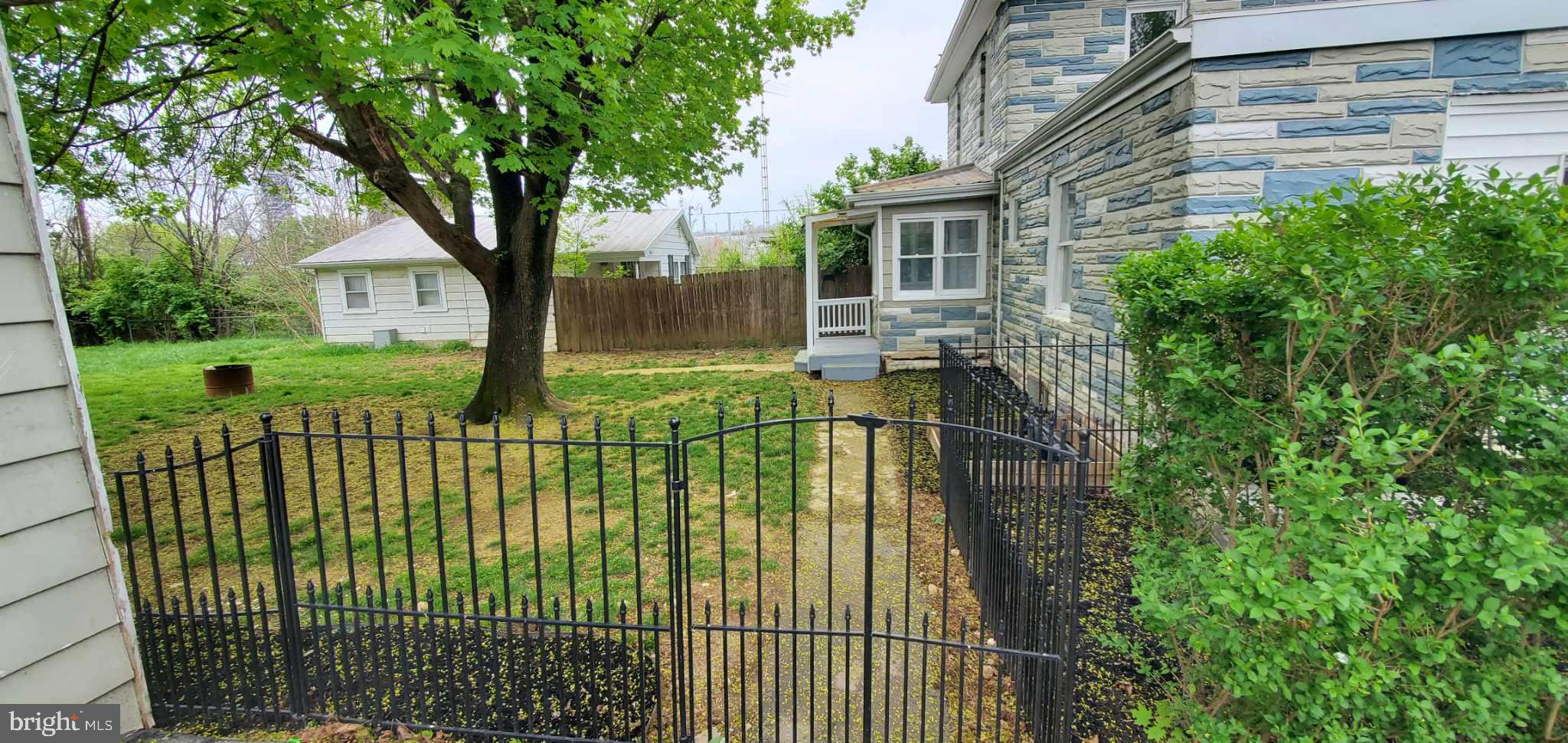 HILLCREST - Residential