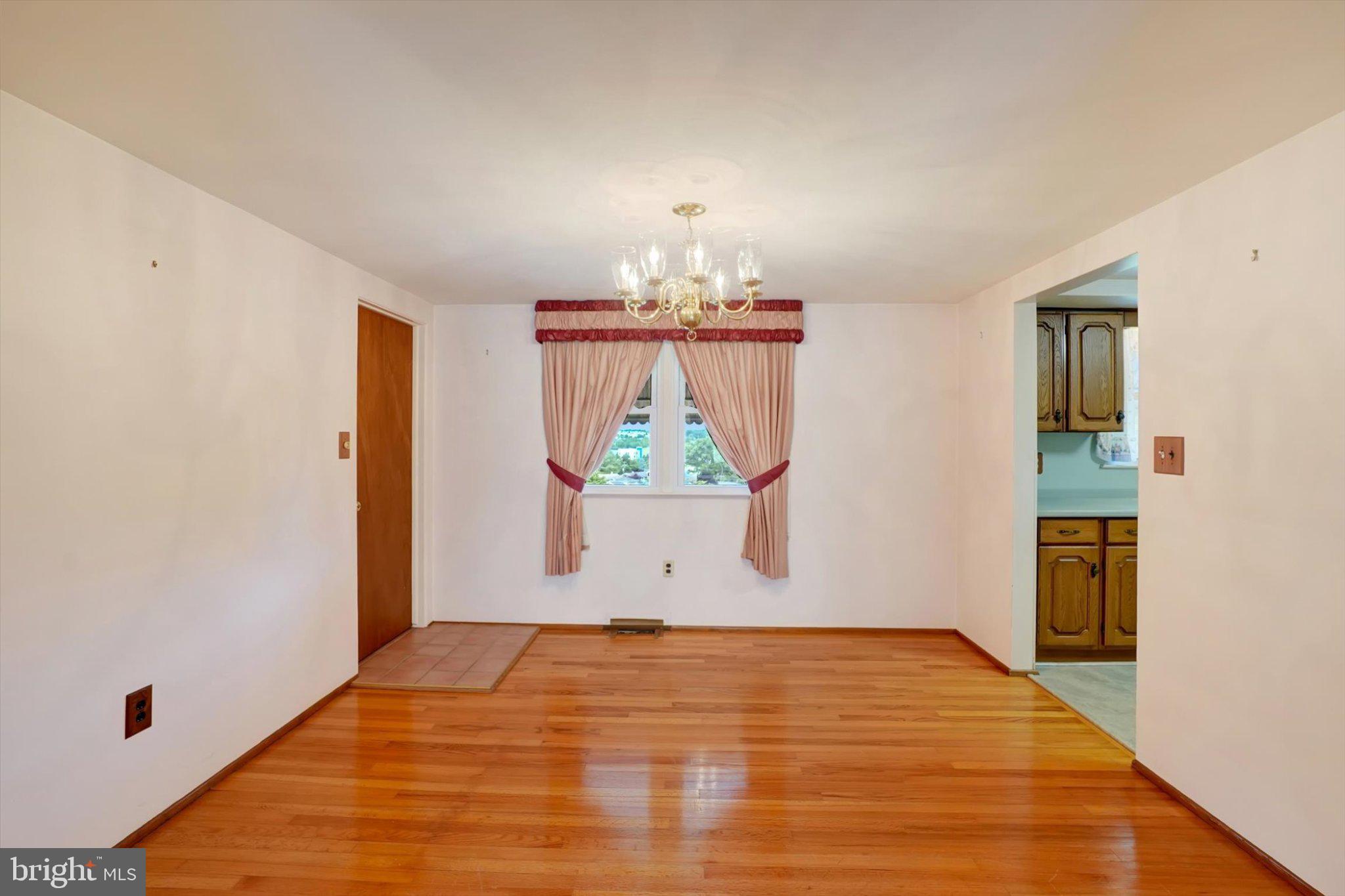545 SKYVIEW DRIVE