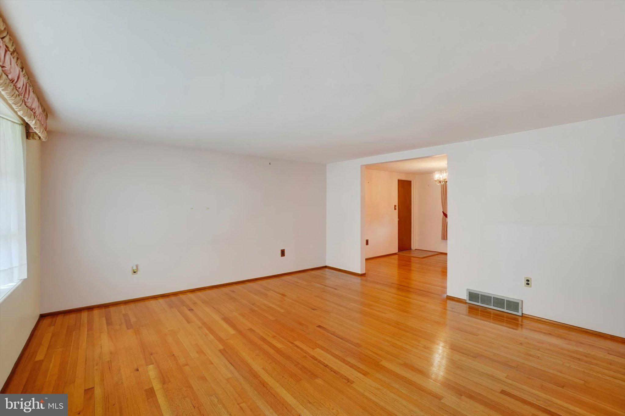 545 SKYVIEW DRIVE