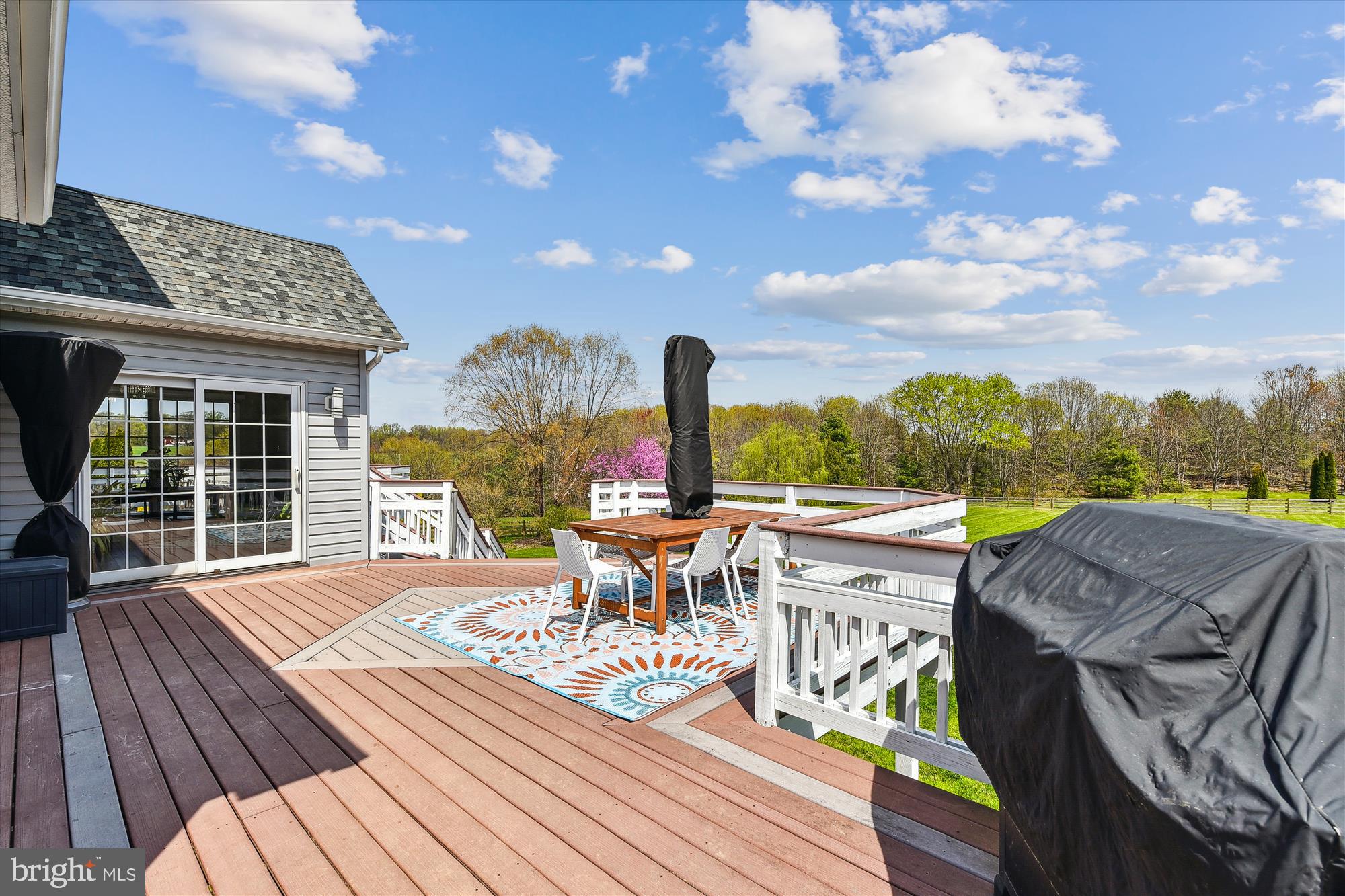 EAGLES GROVE - Residential