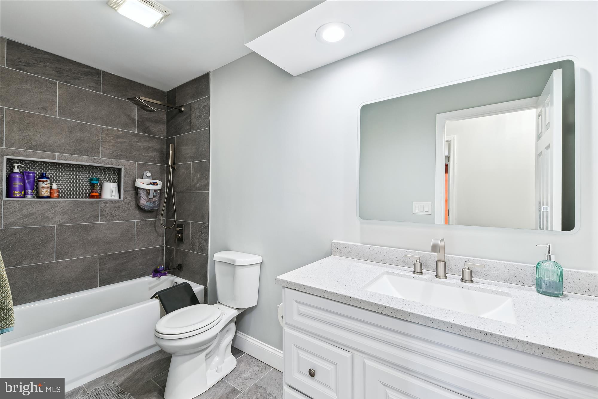 EAGLES GROVE - Residential