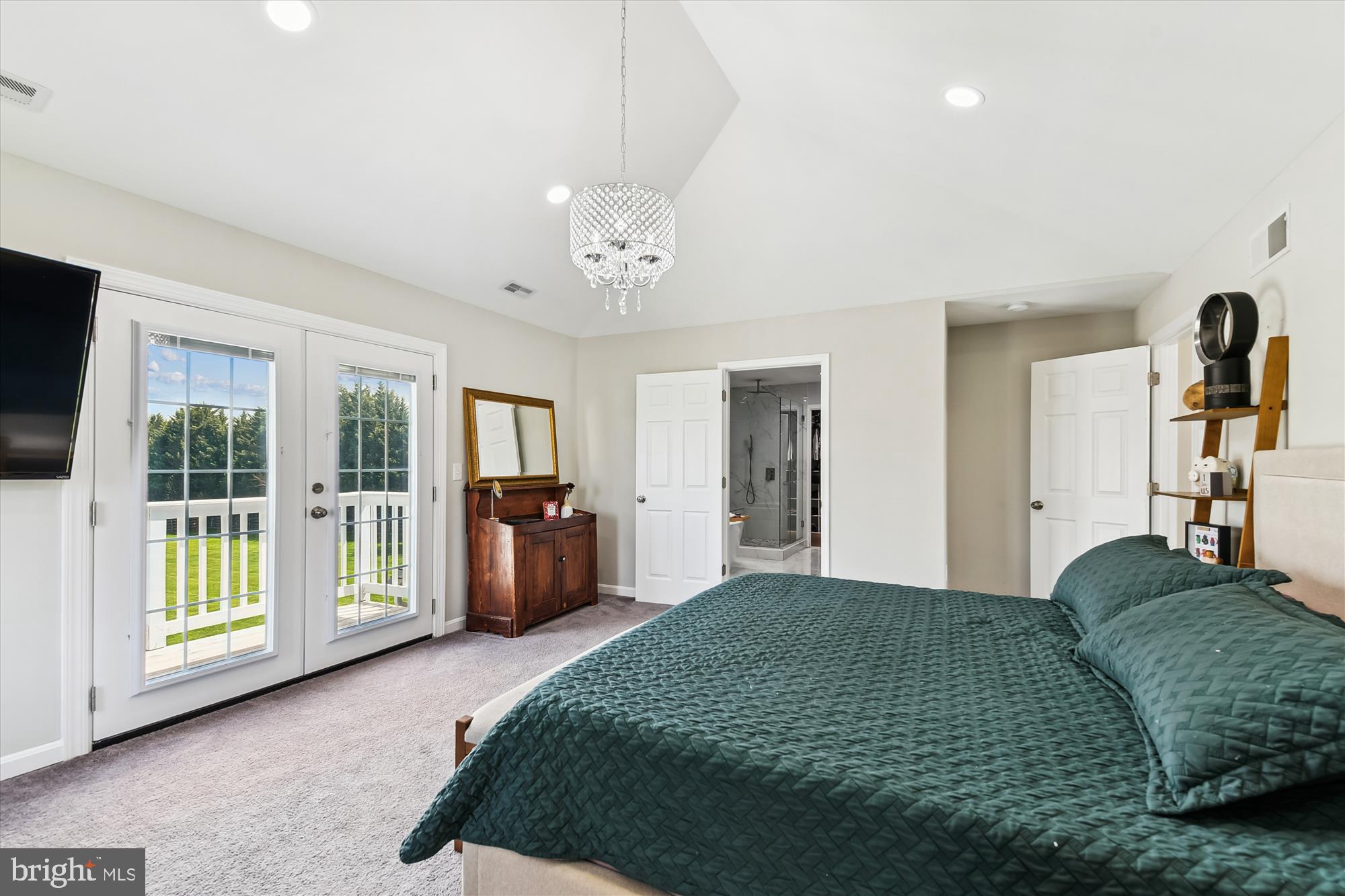 EAGLES GROVE - Residential