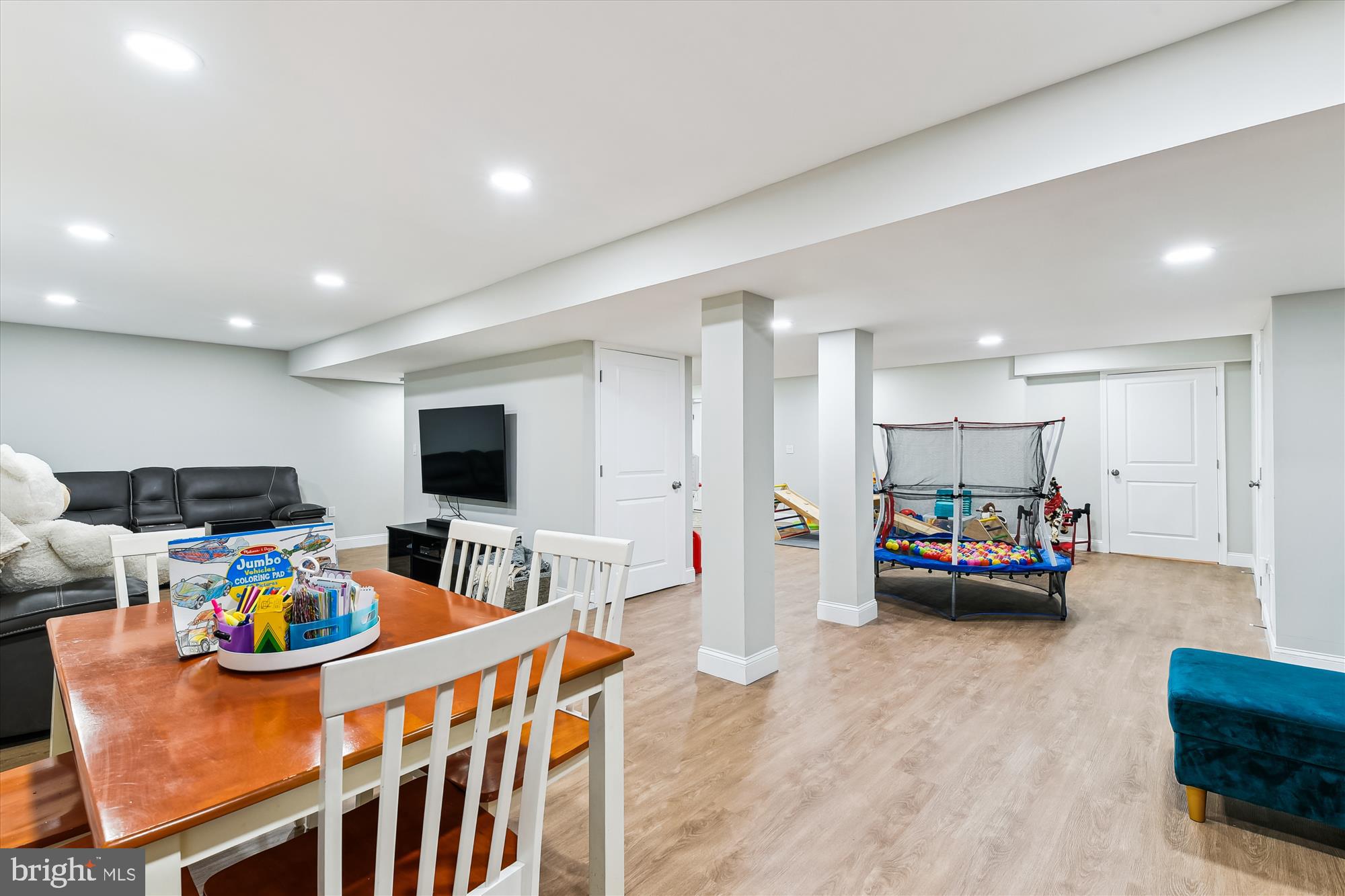 EAGLES GROVE - Residential