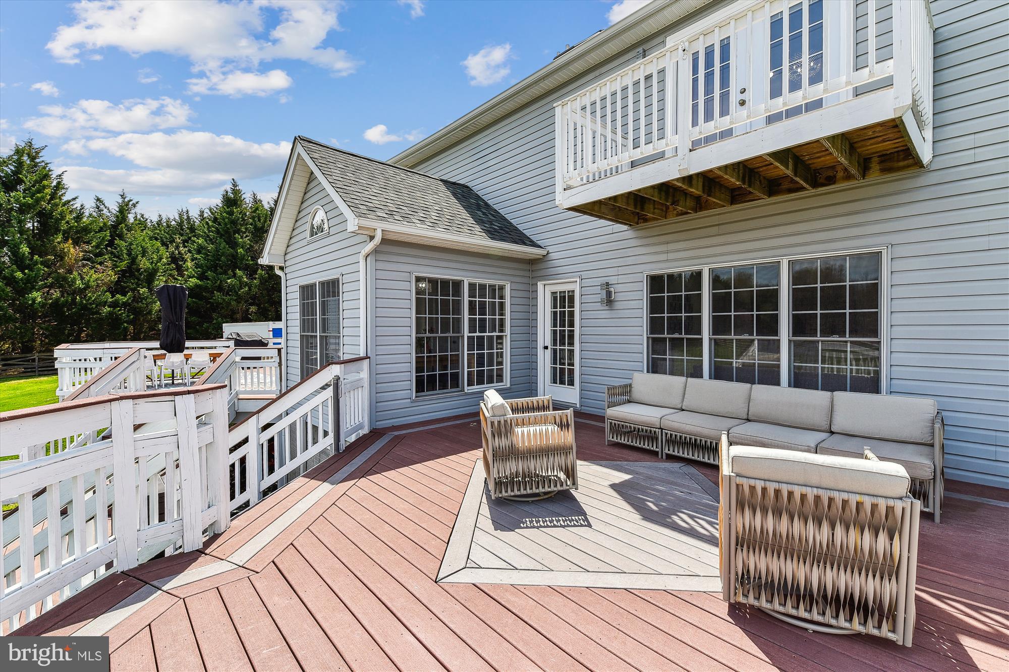 EAGLES GROVE - Residential