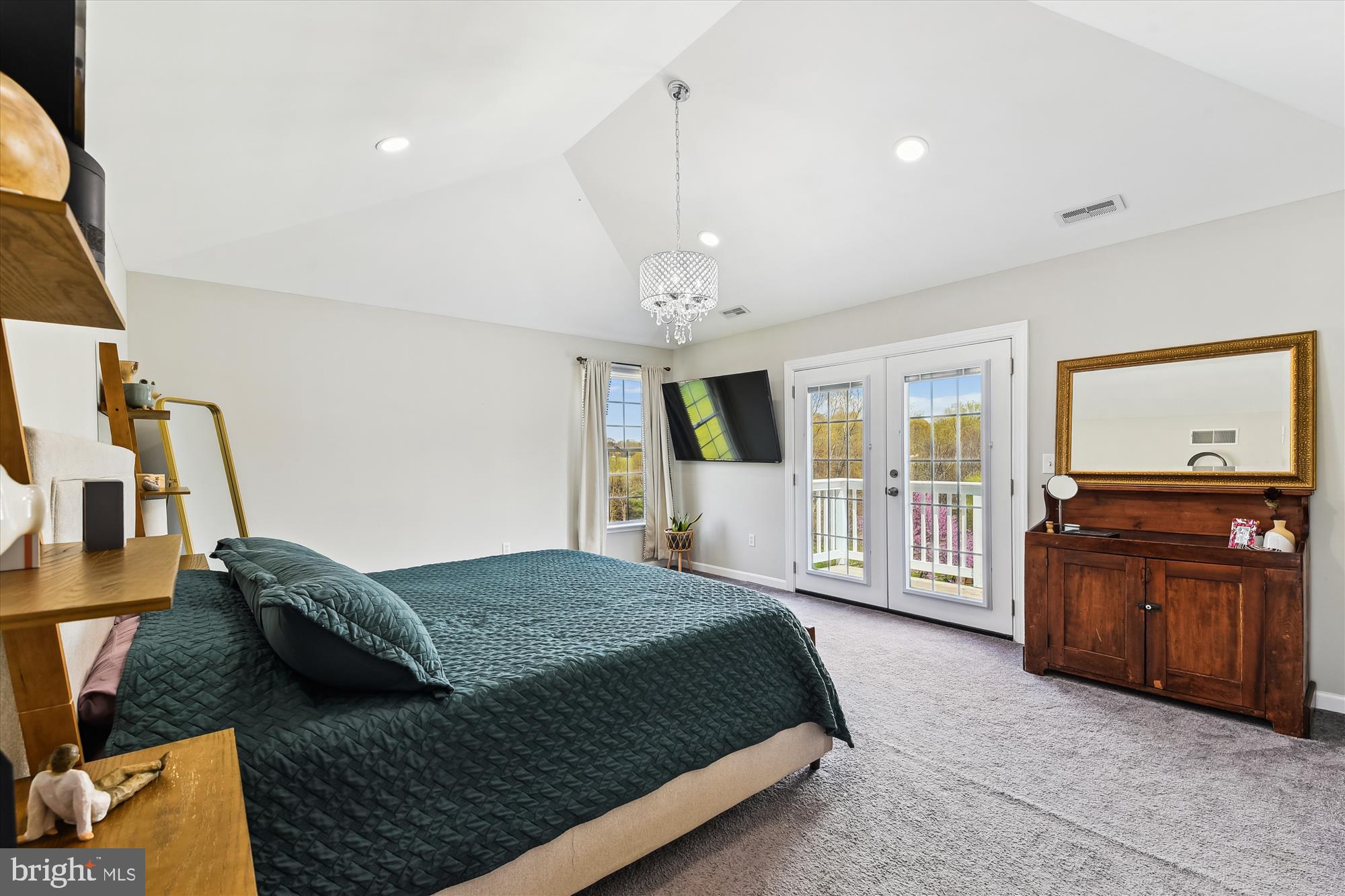 EAGLES GROVE - Residential