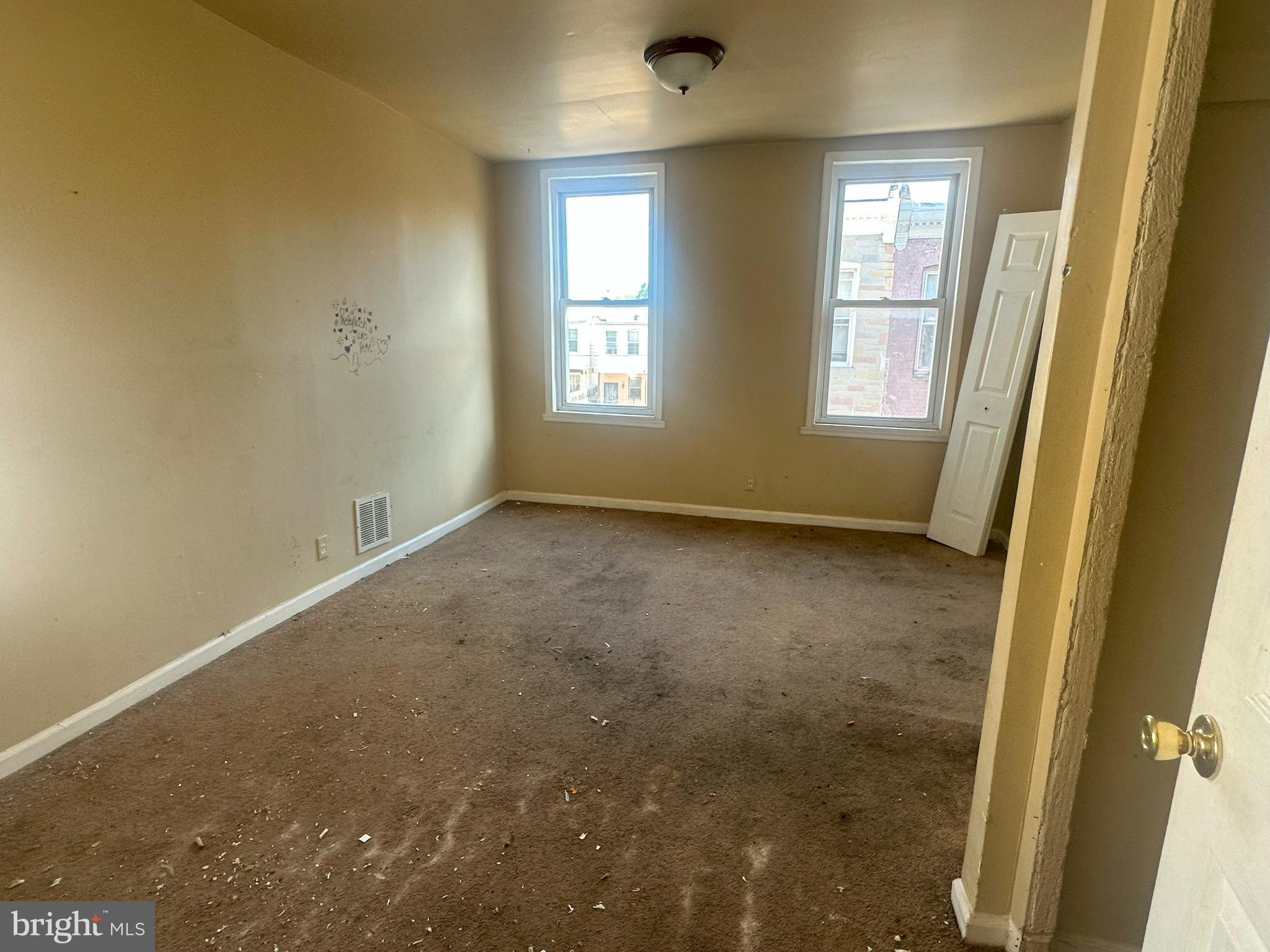 BROADWAY EAST - Residential