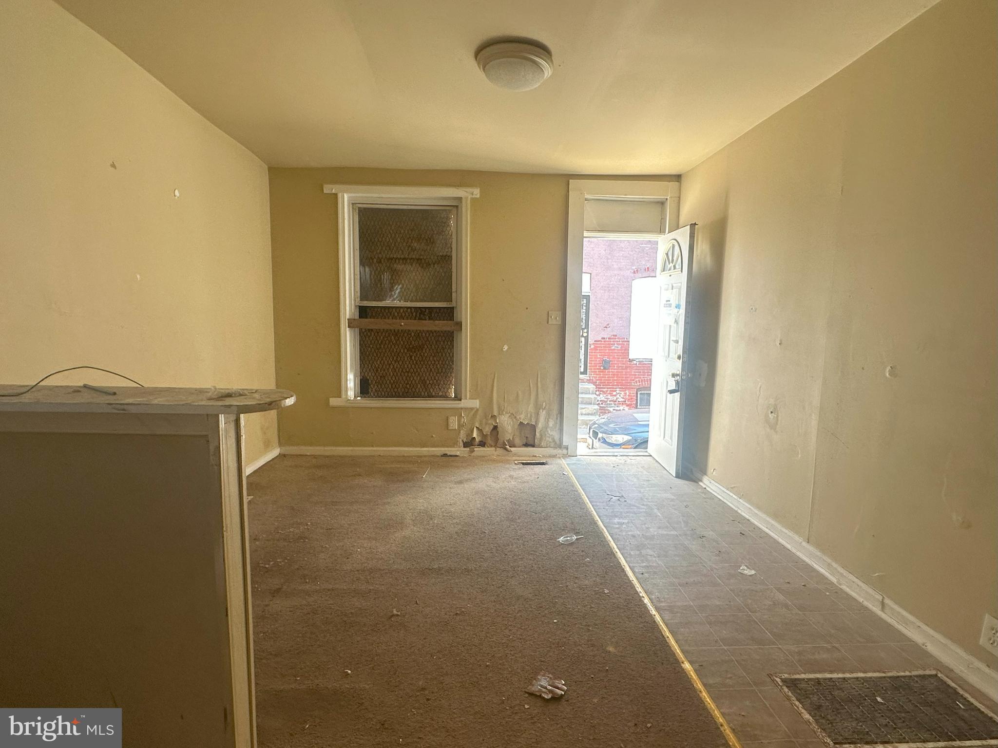 BROADWAY EAST - Residential