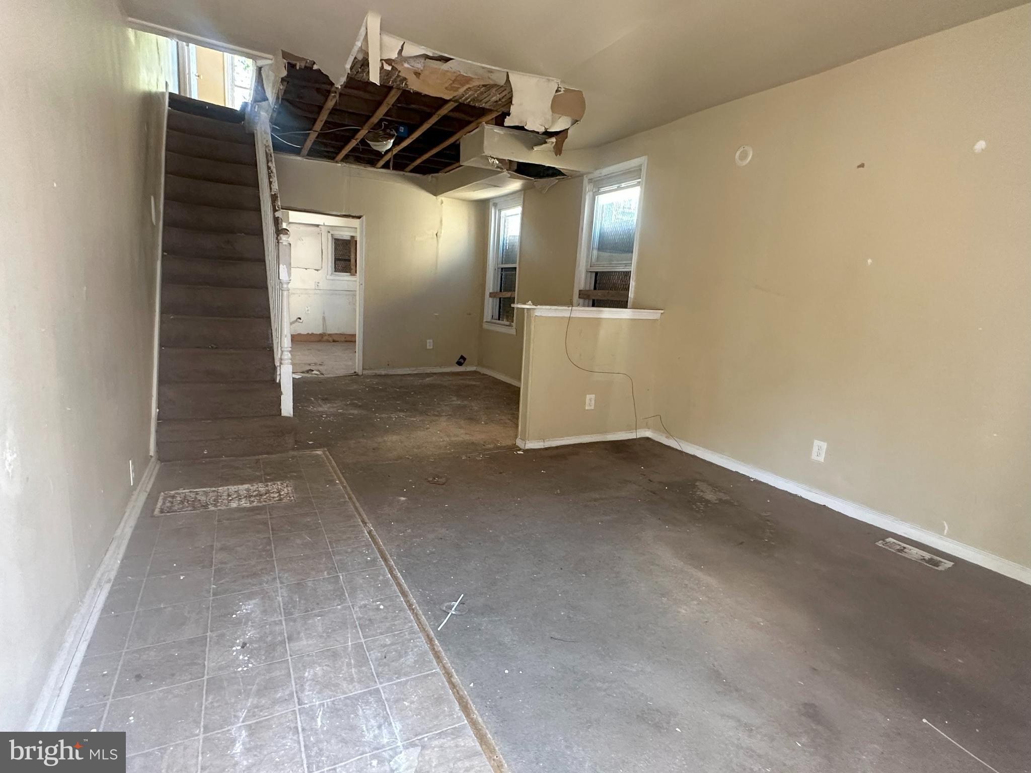 BROADWAY EAST - Residential