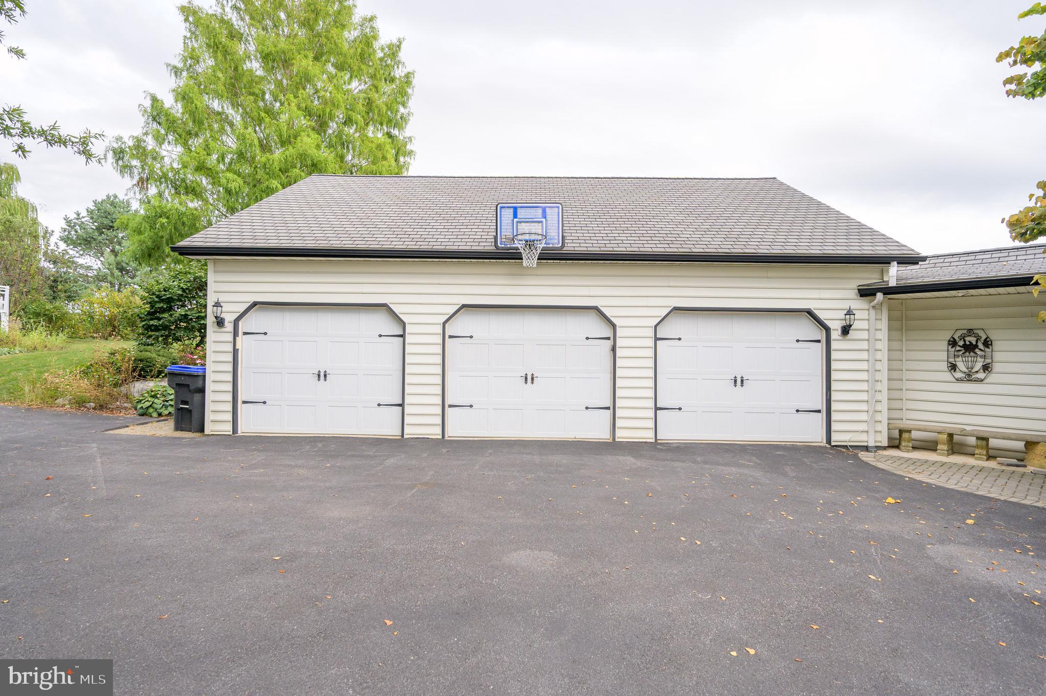 GUILFORD HILLS EAST - Residential