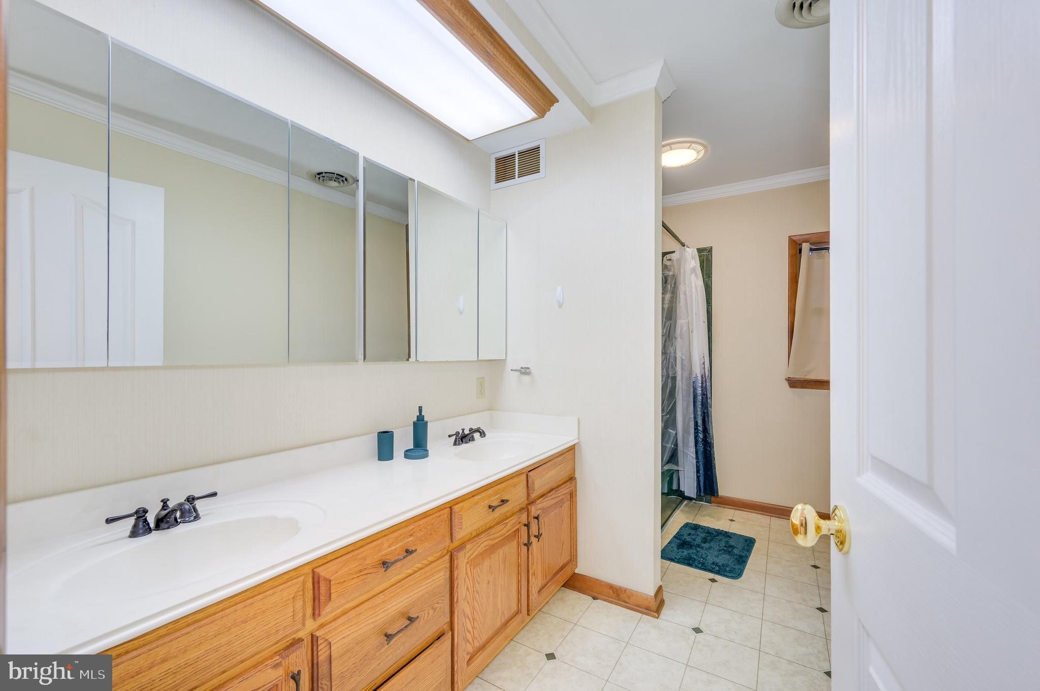 GUILFORD HILLS EAST - Residential