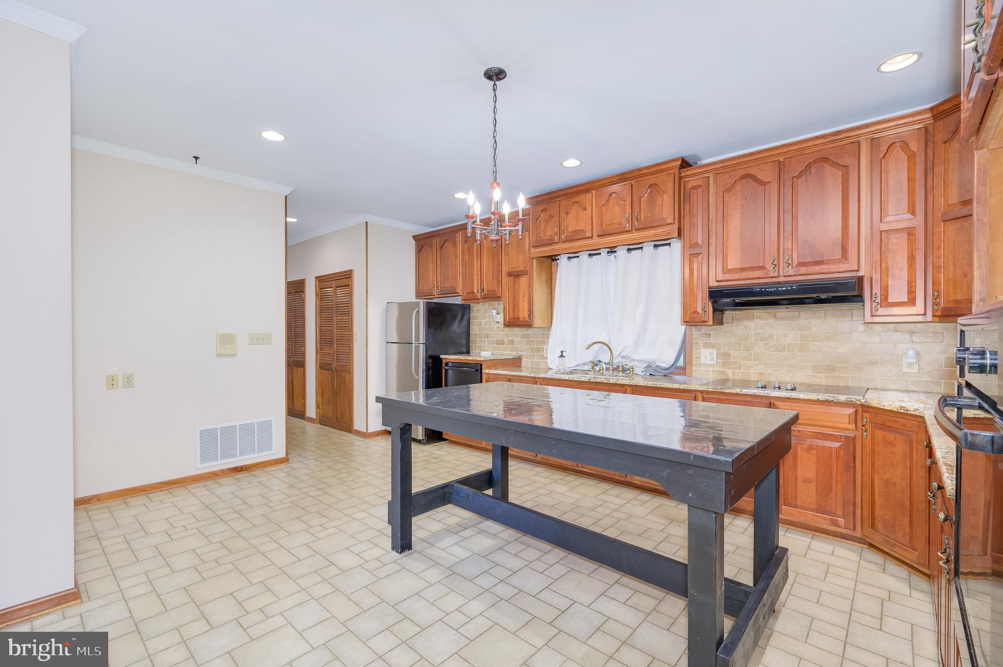 GUILFORD HILLS EAST - Residential