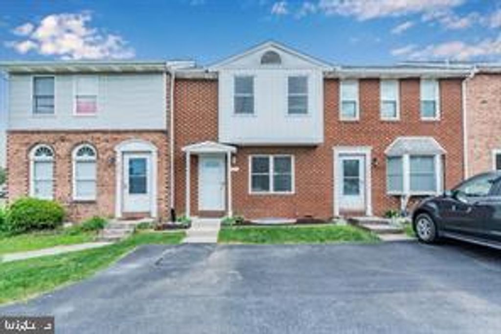 Photo of 2229 Aspen Place Dr, MECHANICSBURG, PA 17055 (MLS # PACB2047672)