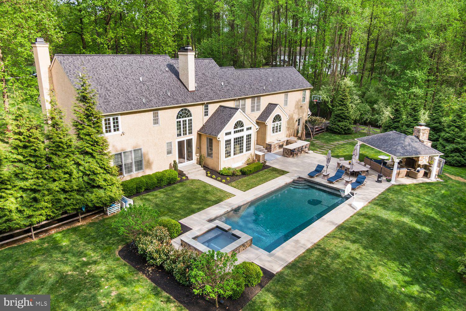 14 GREAT WOODS LANE