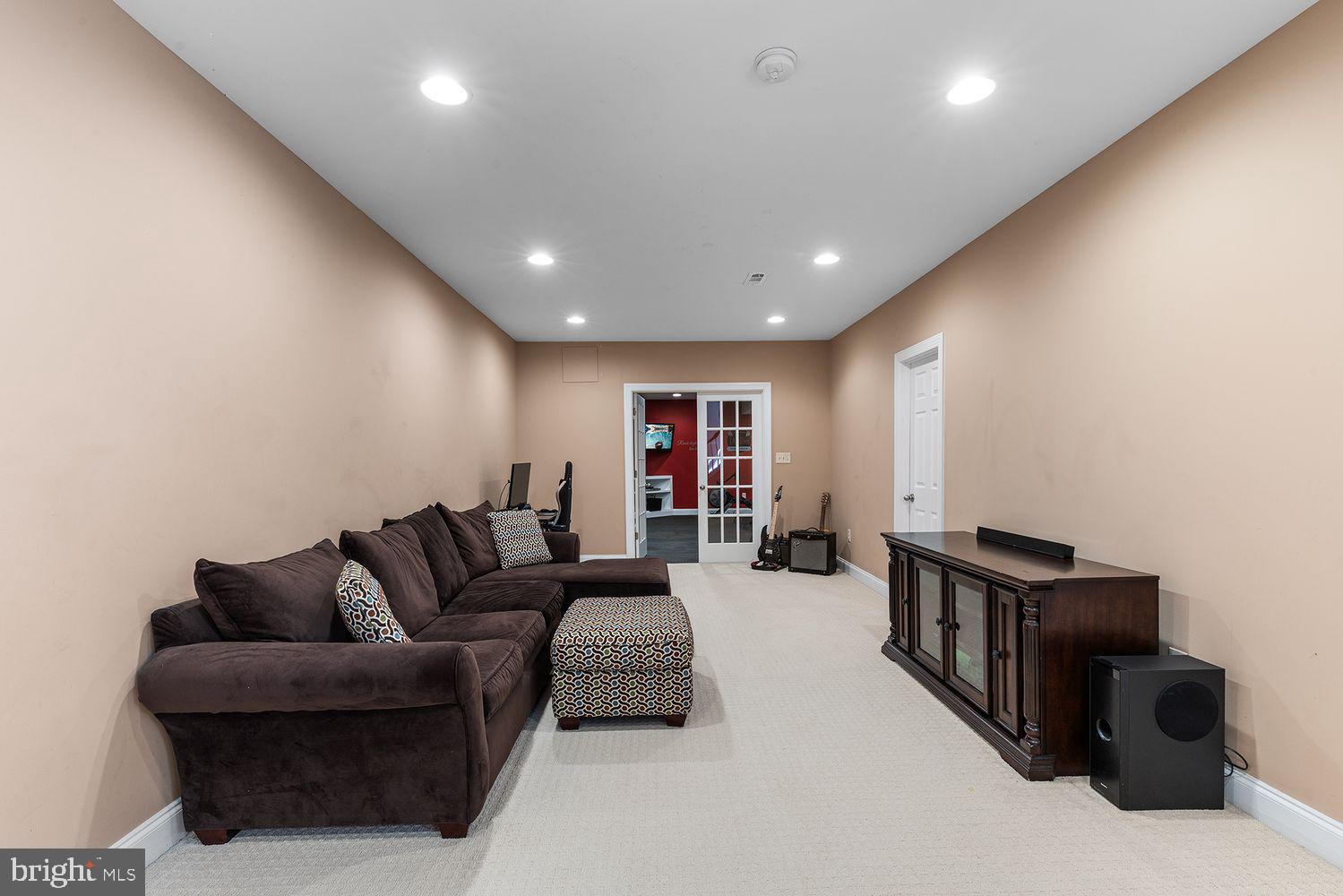 WHITEHORSE - Residential