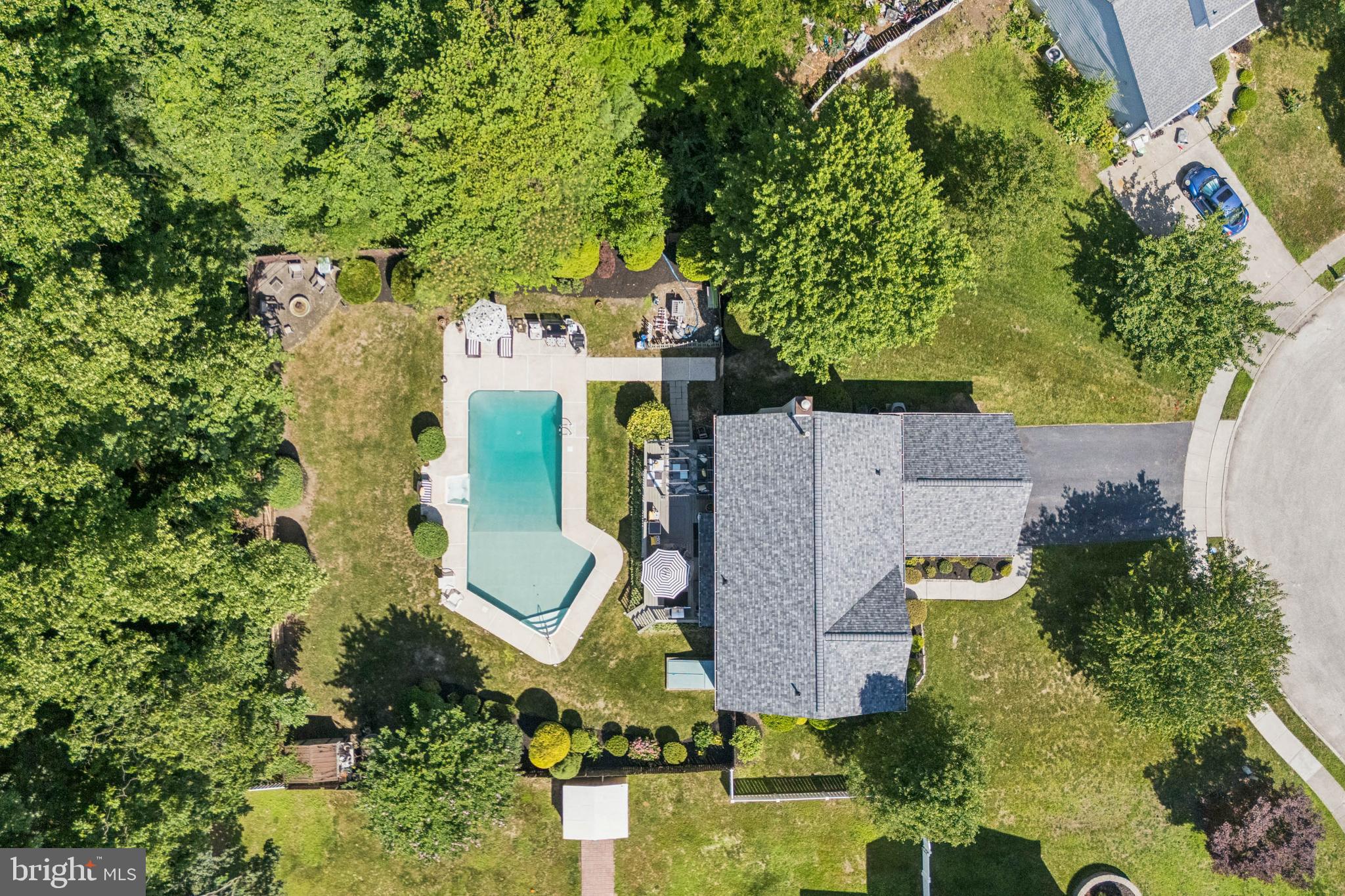 5 HAWKVIEW COURT