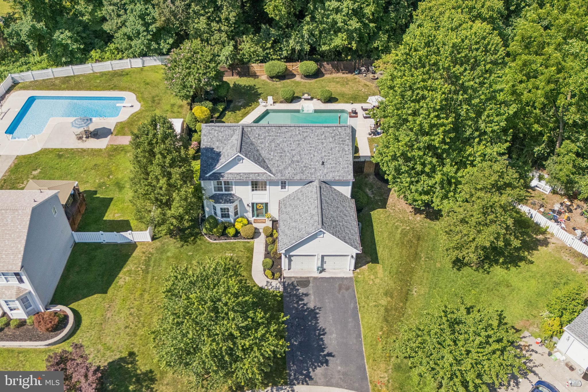 5 HAWKVIEW COURT