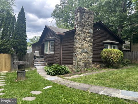 Photo of 6914 Chelsea Road, MCLEAN, VA 22101 (MLS # VAFX2314644)