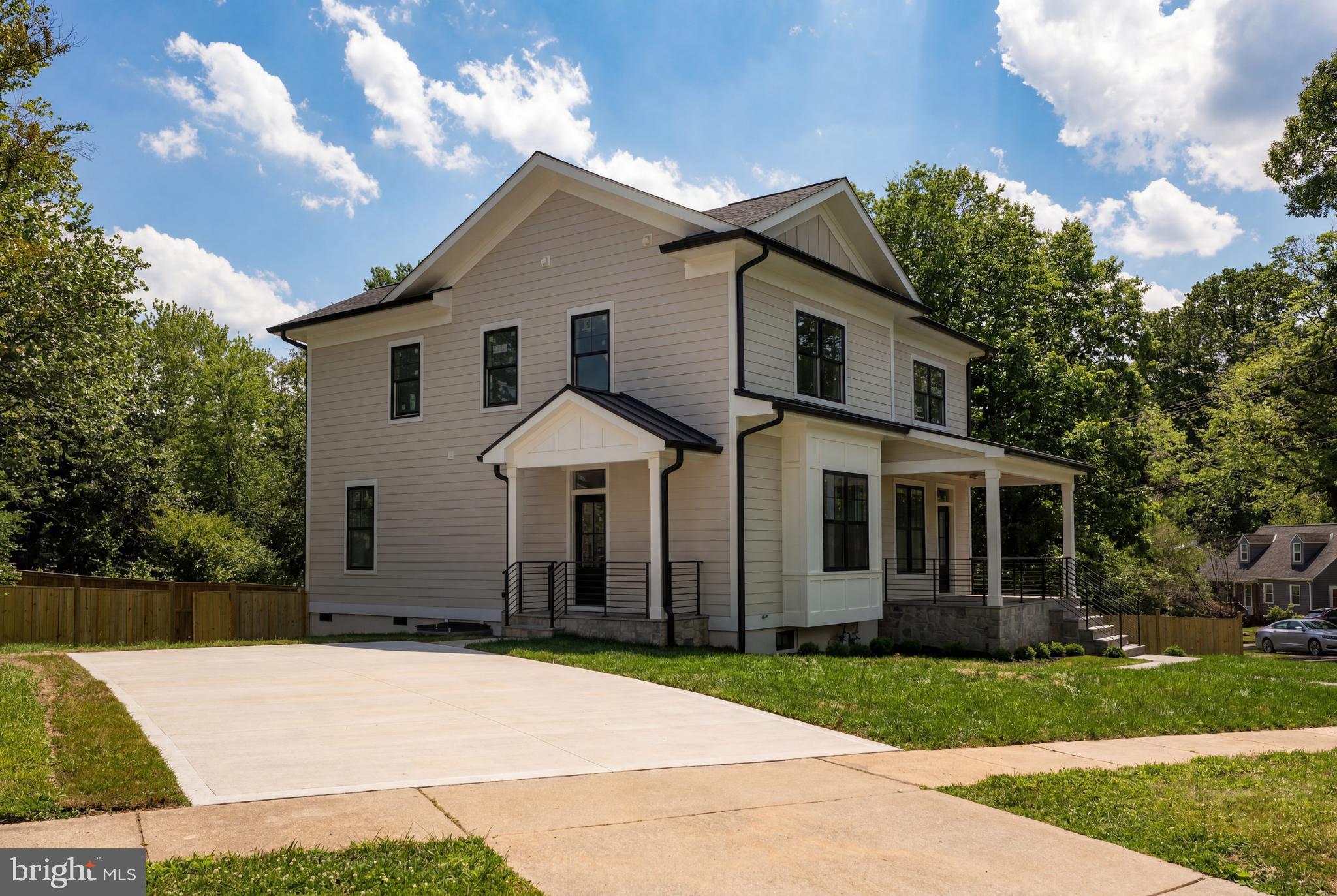 ROCK CREEK PALISADES - Residential
