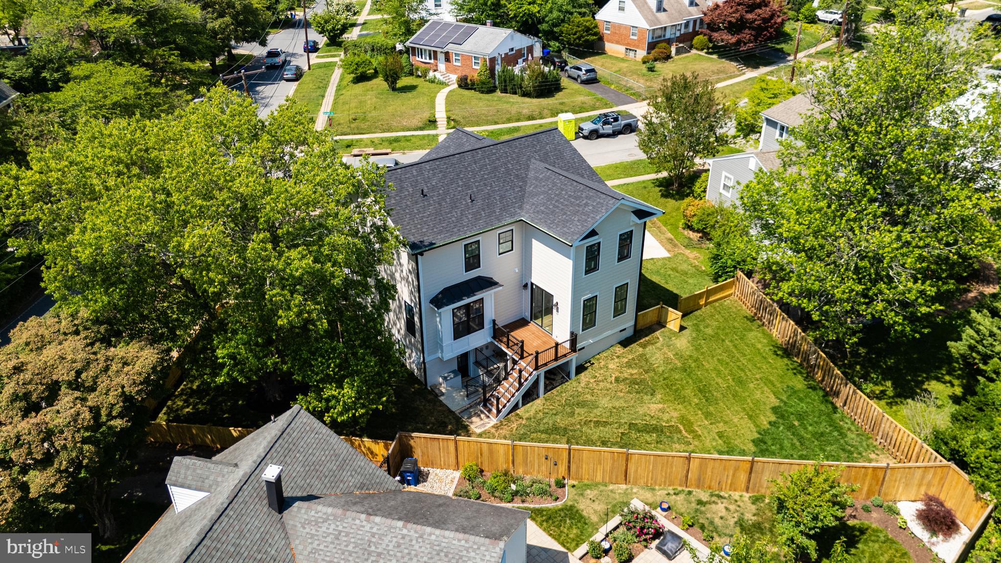 ROCK CREEK PALISADES - Residential
