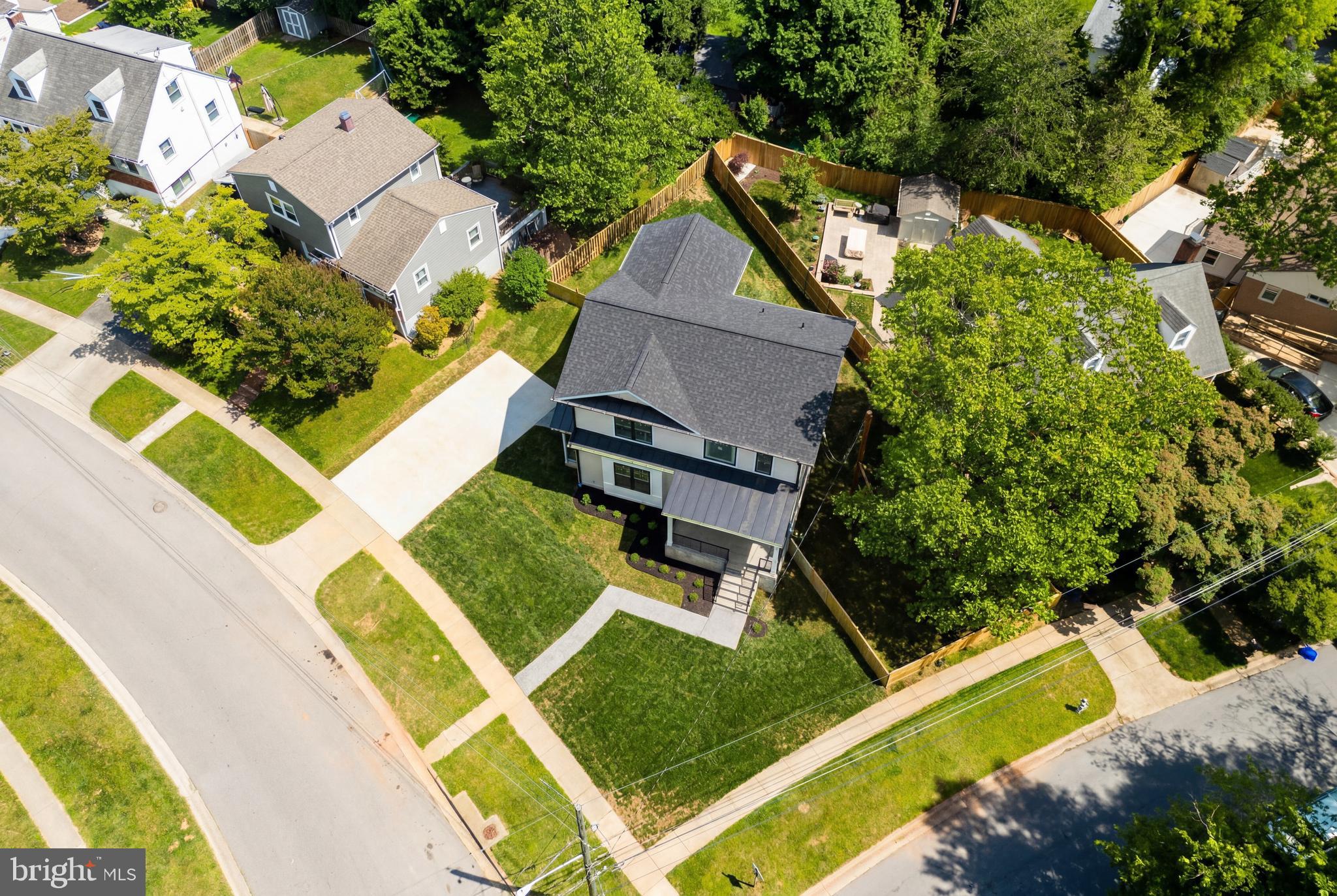 ROCK CREEK PALISADES - Residential