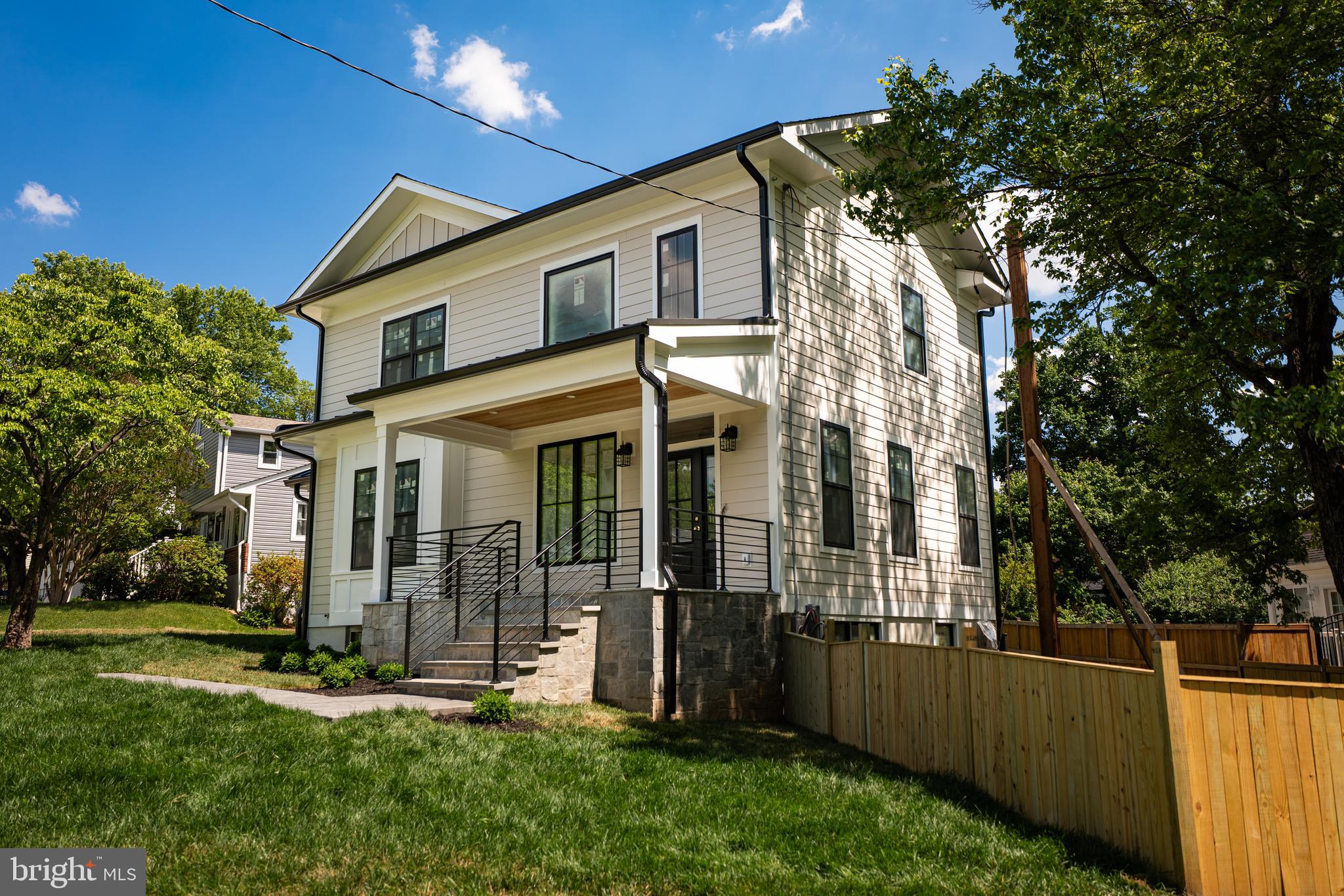 ROCK CREEK PALISADES - Residential