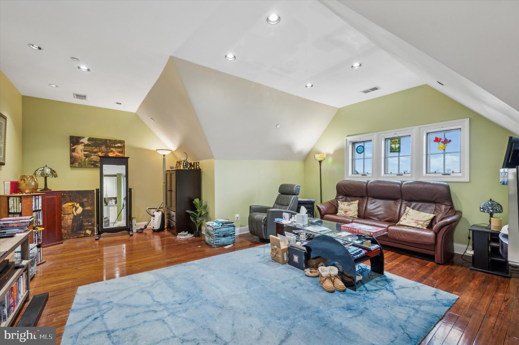 ROXBOROUGH - Residential