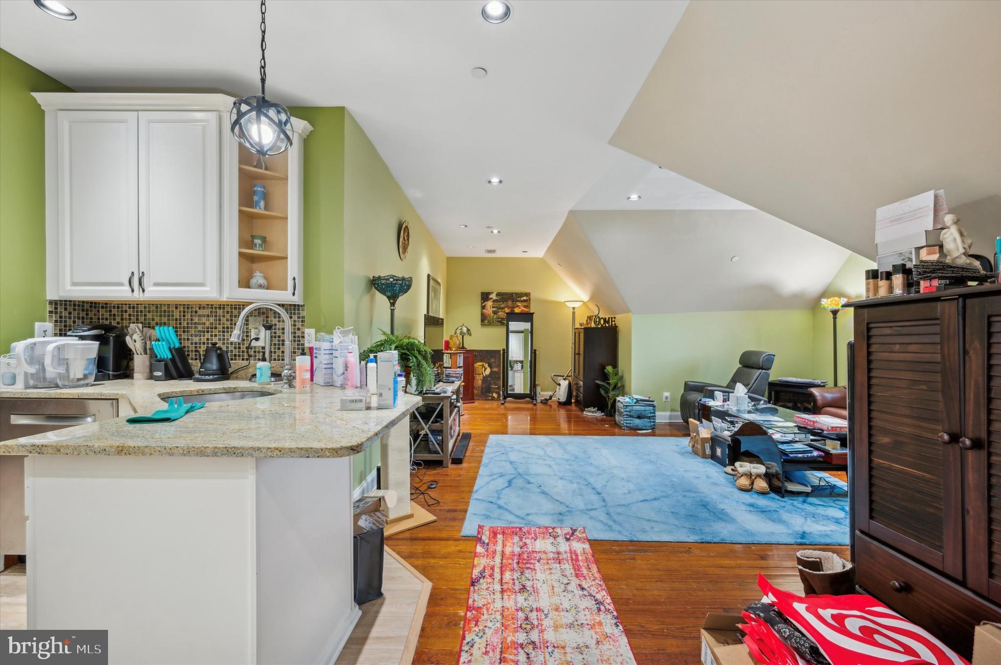 ROXBOROUGH - Residential