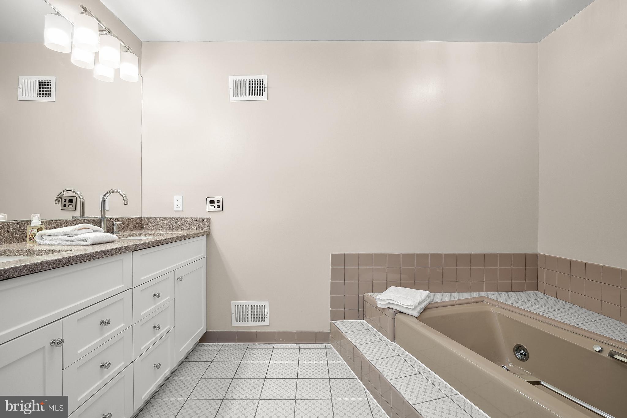 OLD GEORGETOWN ESTATES - Residential