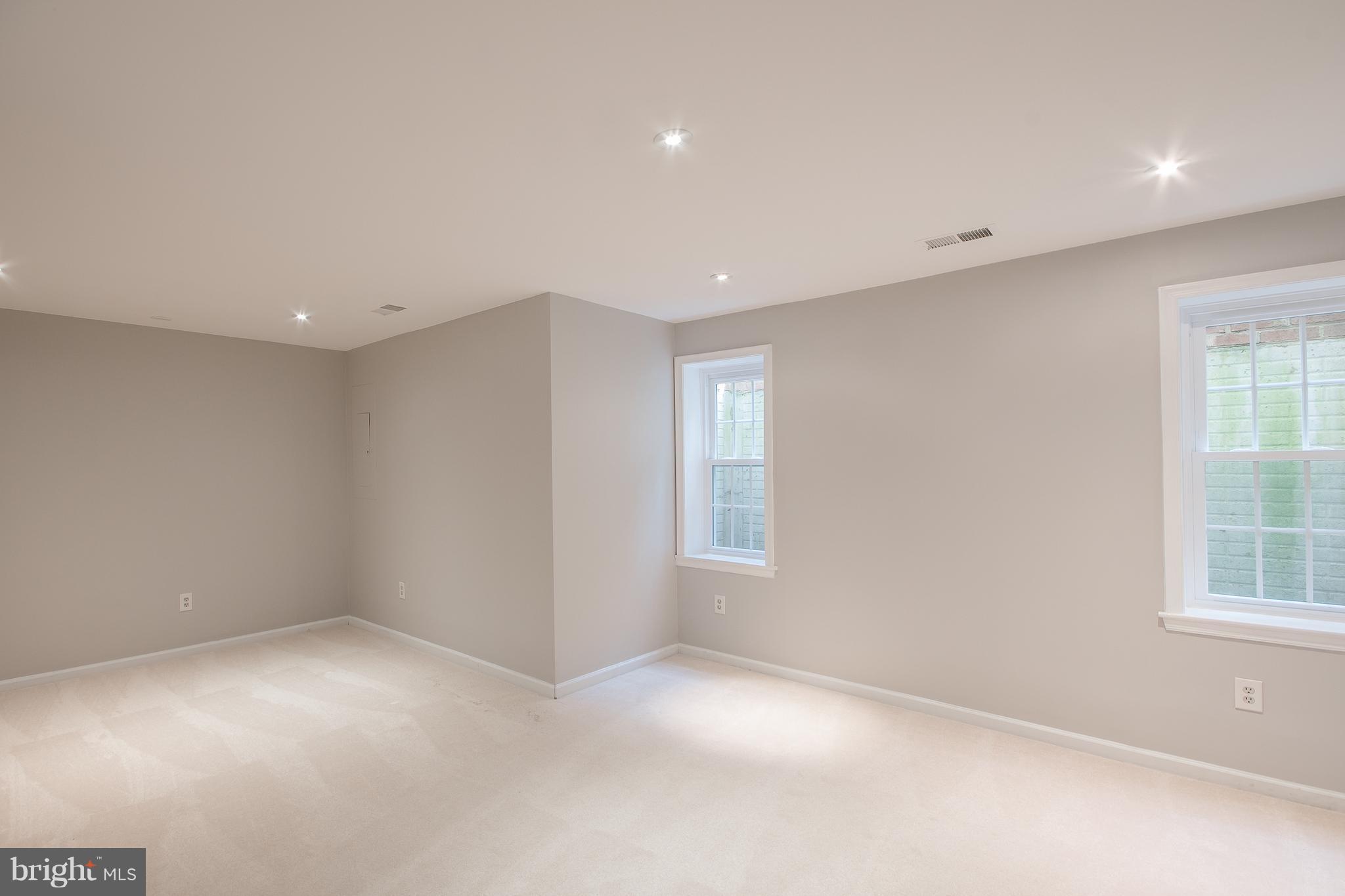 BELLE HAVEN ON THE GREEN - Residential