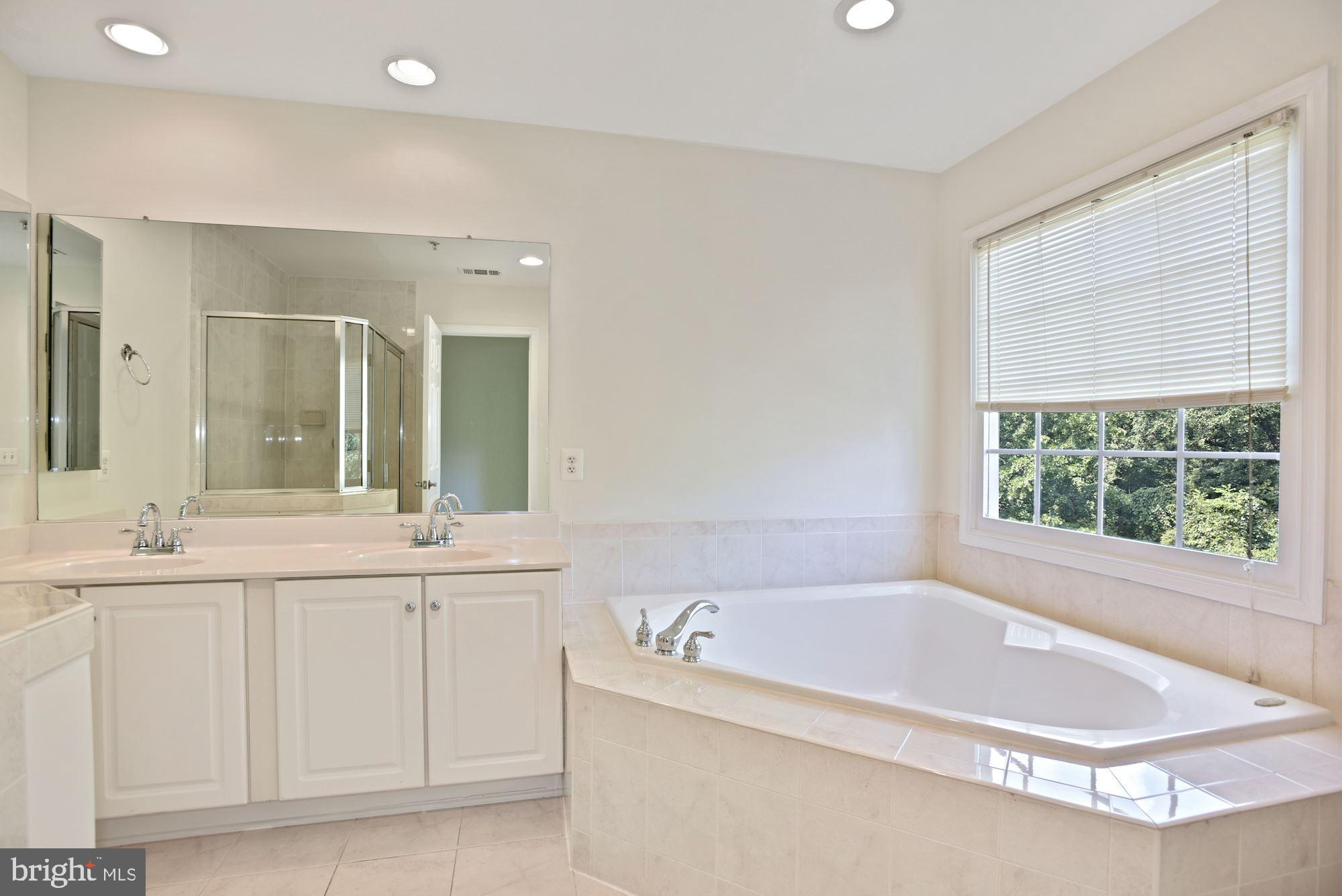 TYSONS VILLAGE - Residential Lease