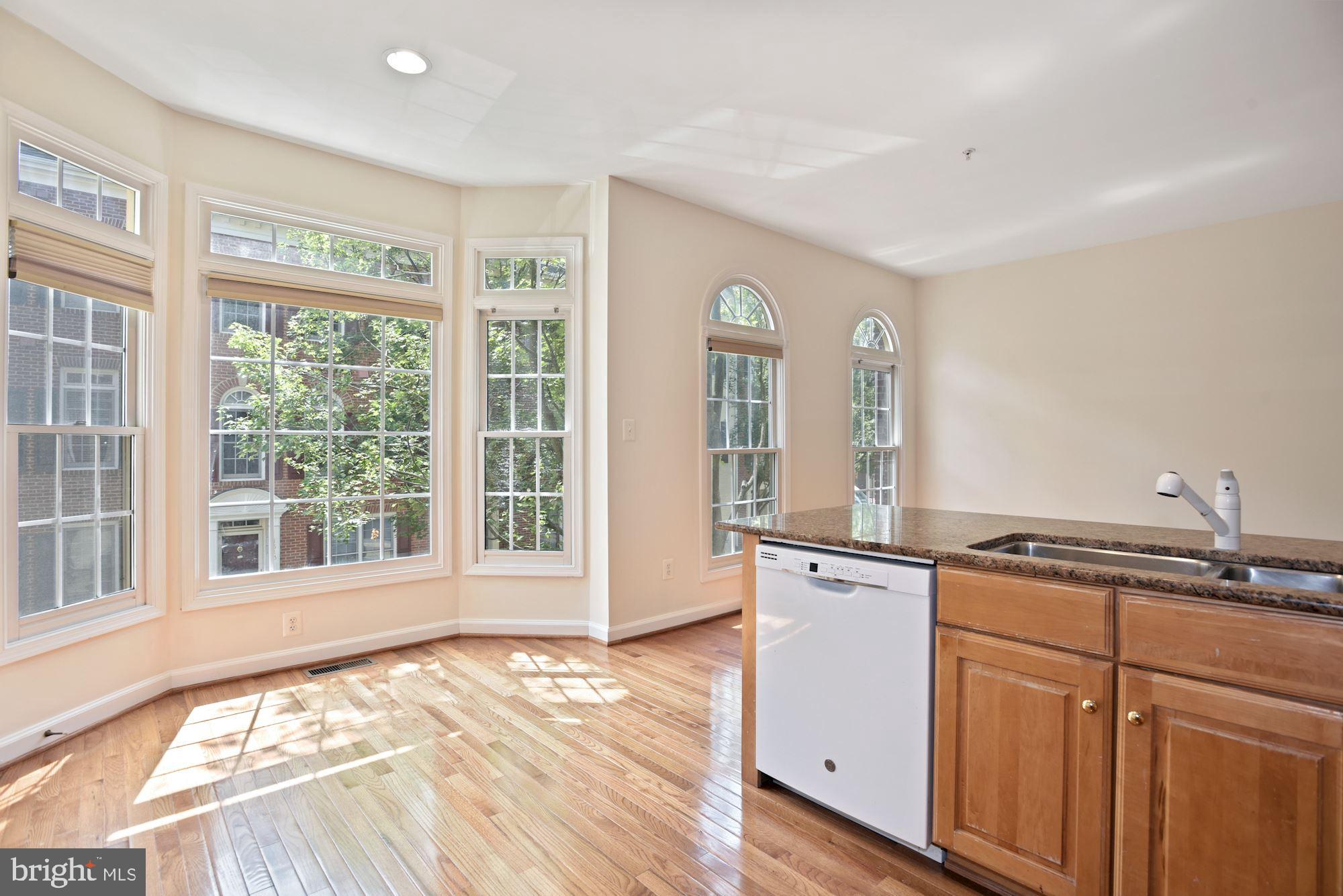 TYSONS VILLAGE - Residential Lease