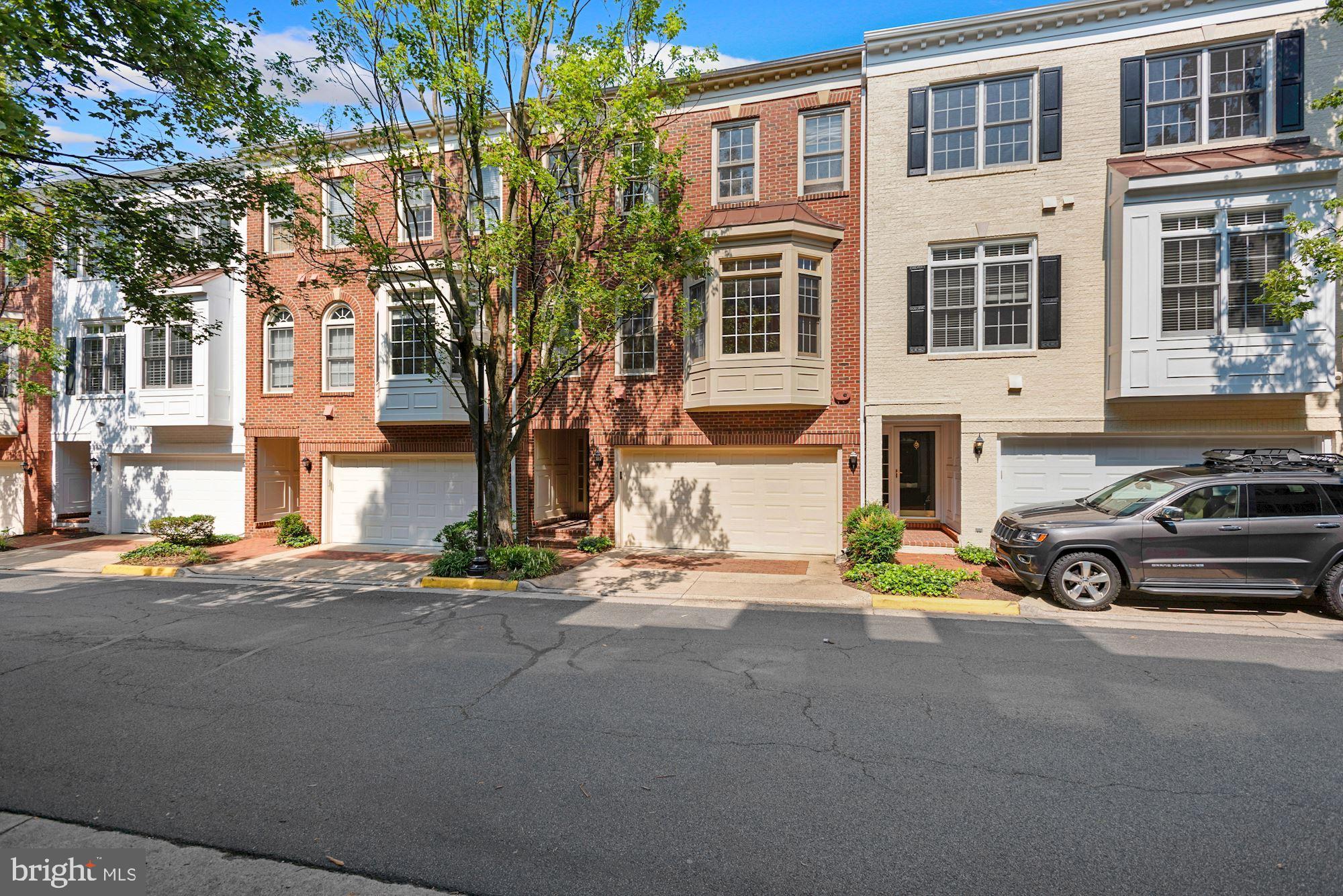 TYSONS VILLAGE - Residential Lease