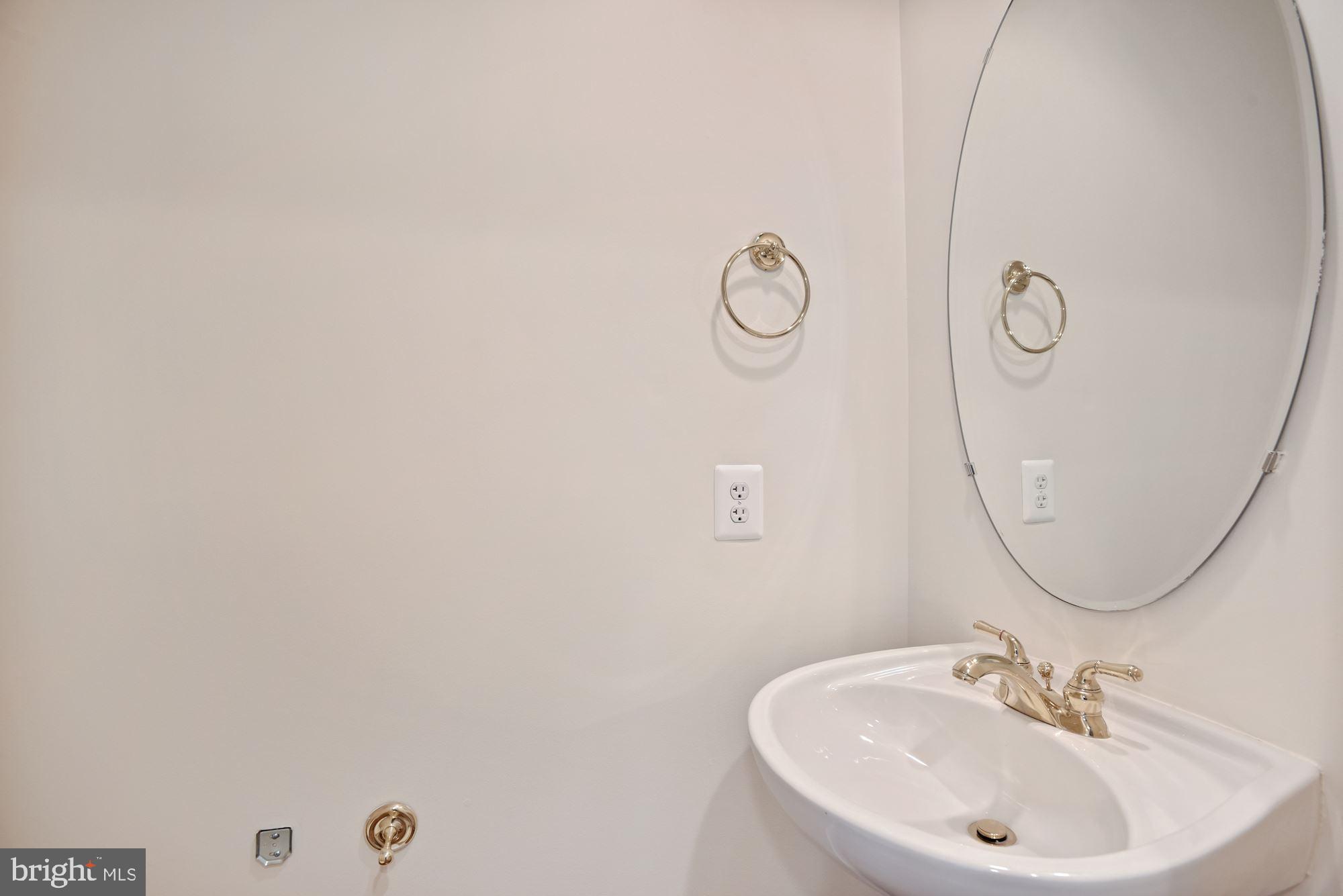 TYSONS VILLAGE - Residential Lease