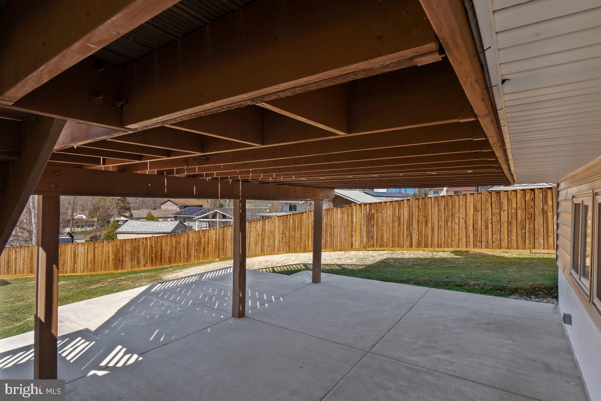 LAKE RIDGE - Residential