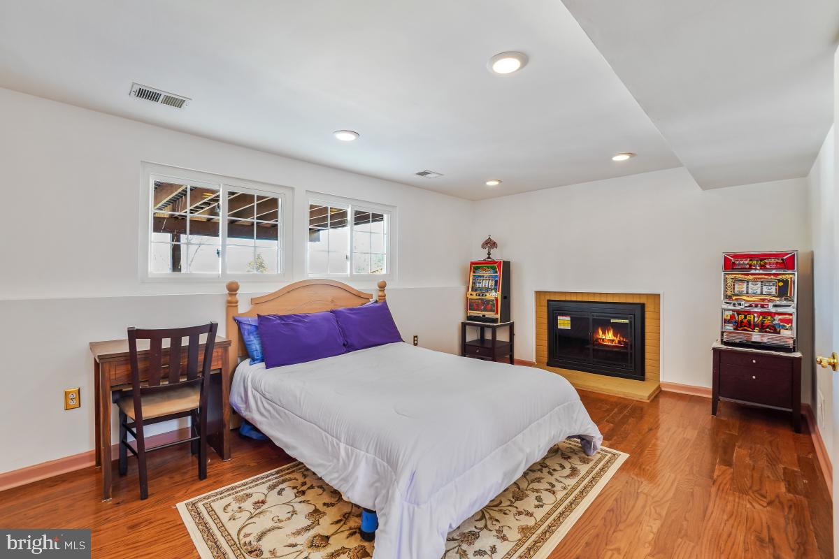 LAKE RIDGE - Residential