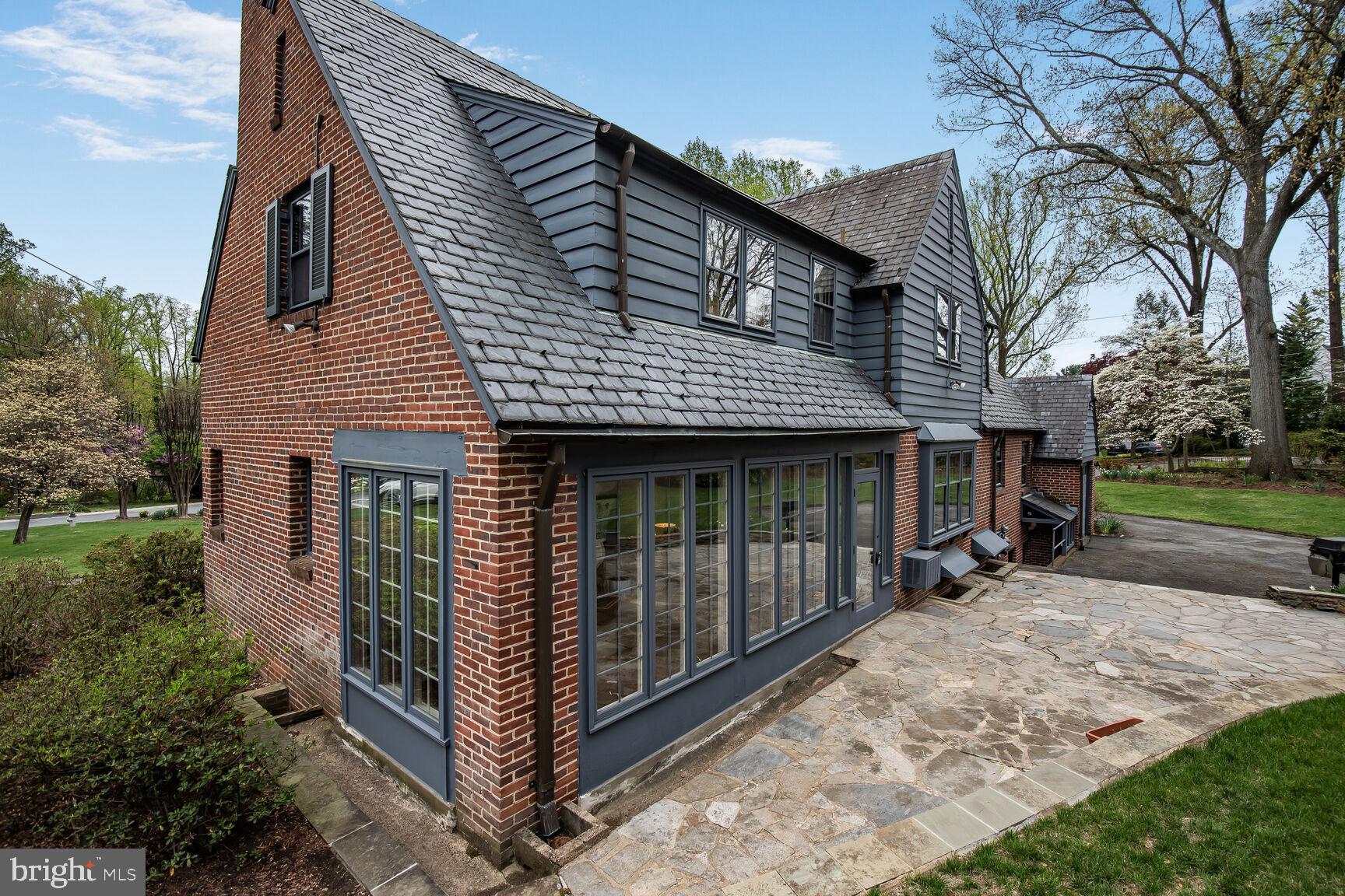 WOODSIDE PARK - Residential