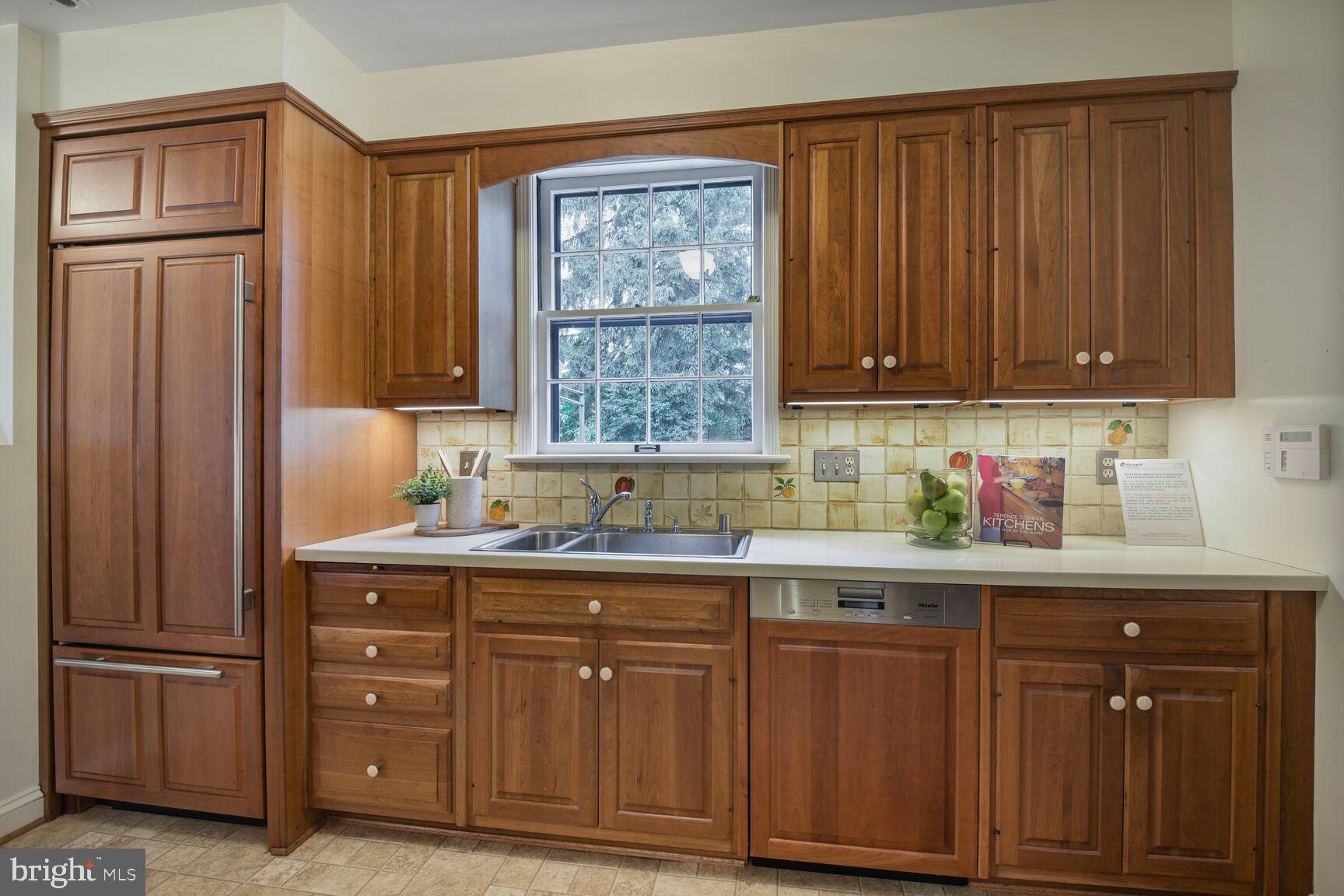 WOODSIDE PARK - Residential