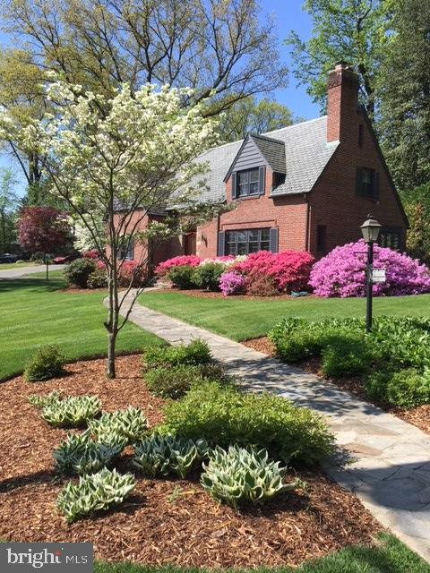 WOODSIDE PARK - Residential