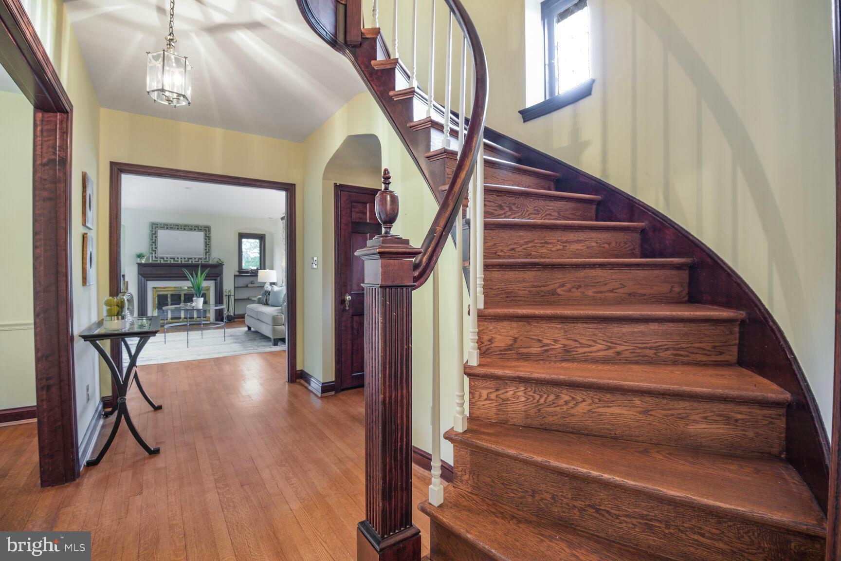 WOODSIDE PARK - Residential