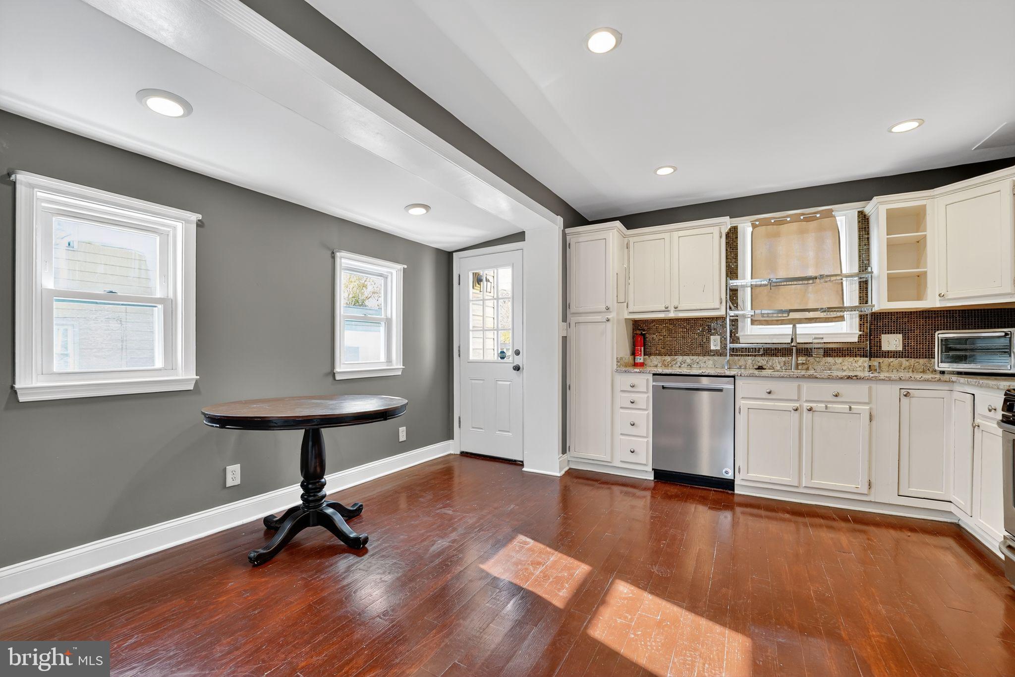 PARKVILLE - Residential