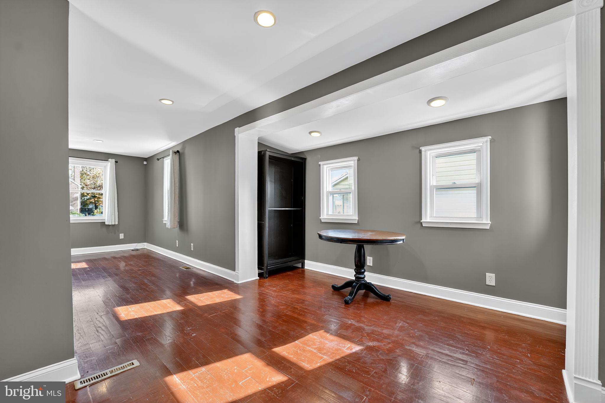 PARKVILLE - Residential