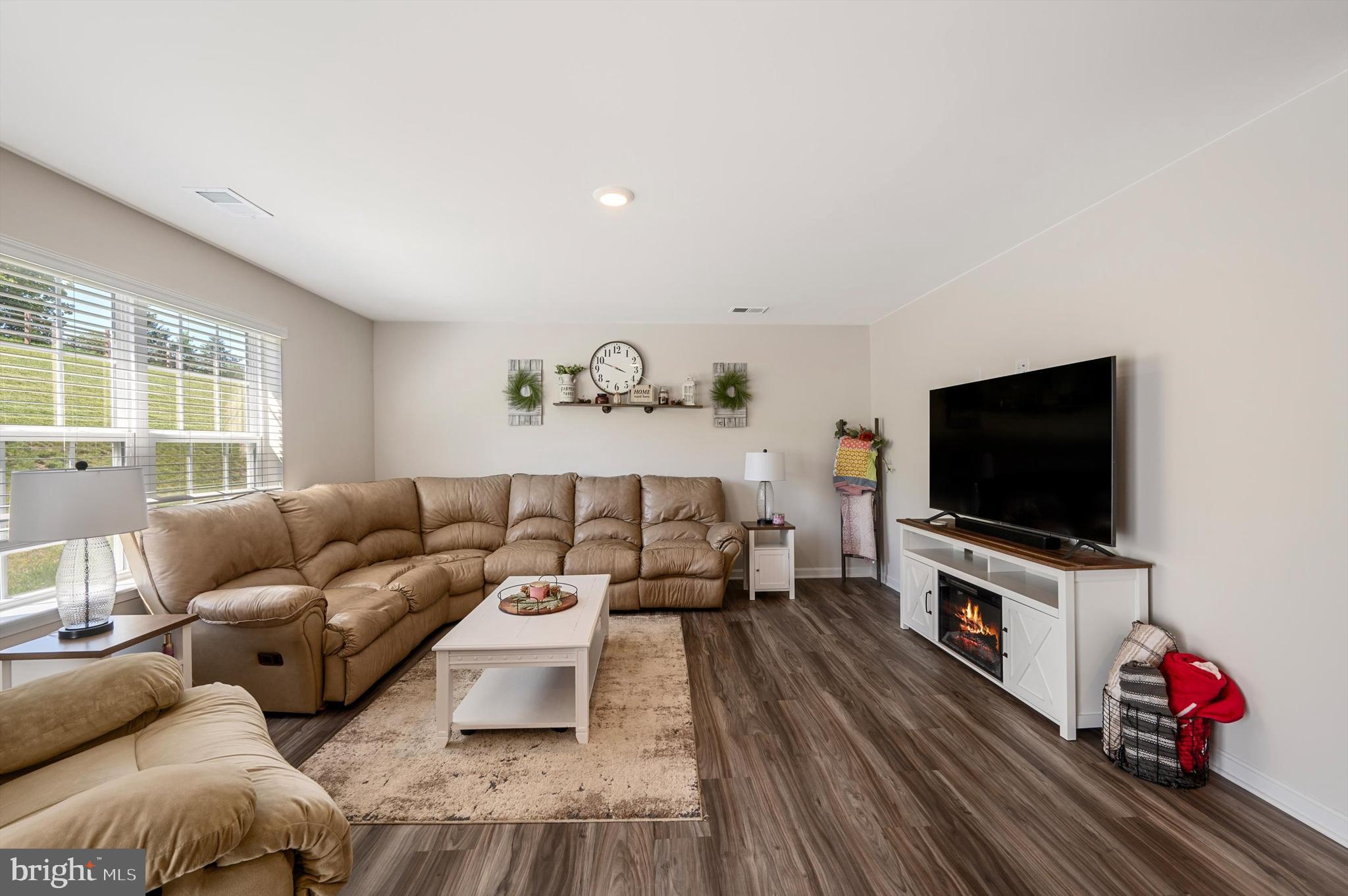 MAGNOLIA SPRINGS - Residential Lease