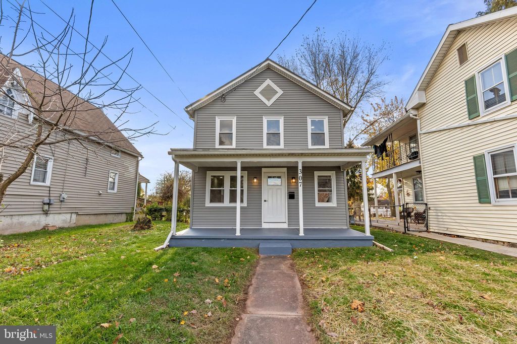 Photo of 307 Lincoln Way Way W, NEW OXFORD, PA 17350 (MLS # PAAD2020626)