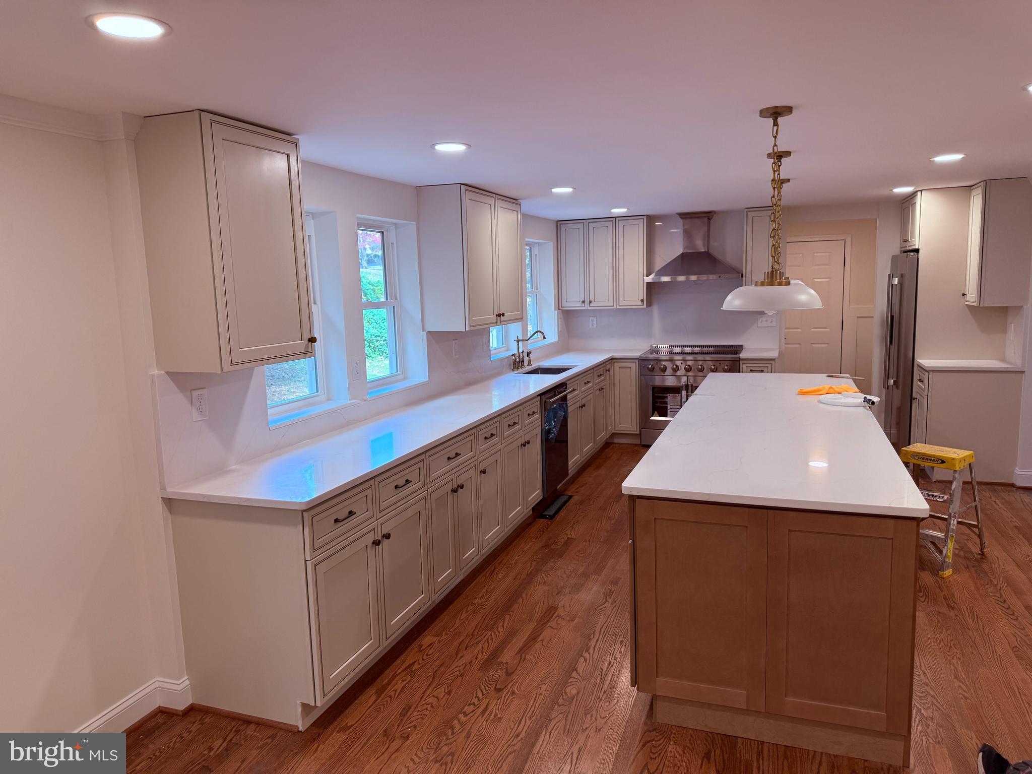 7346 NARROW WIND WAY