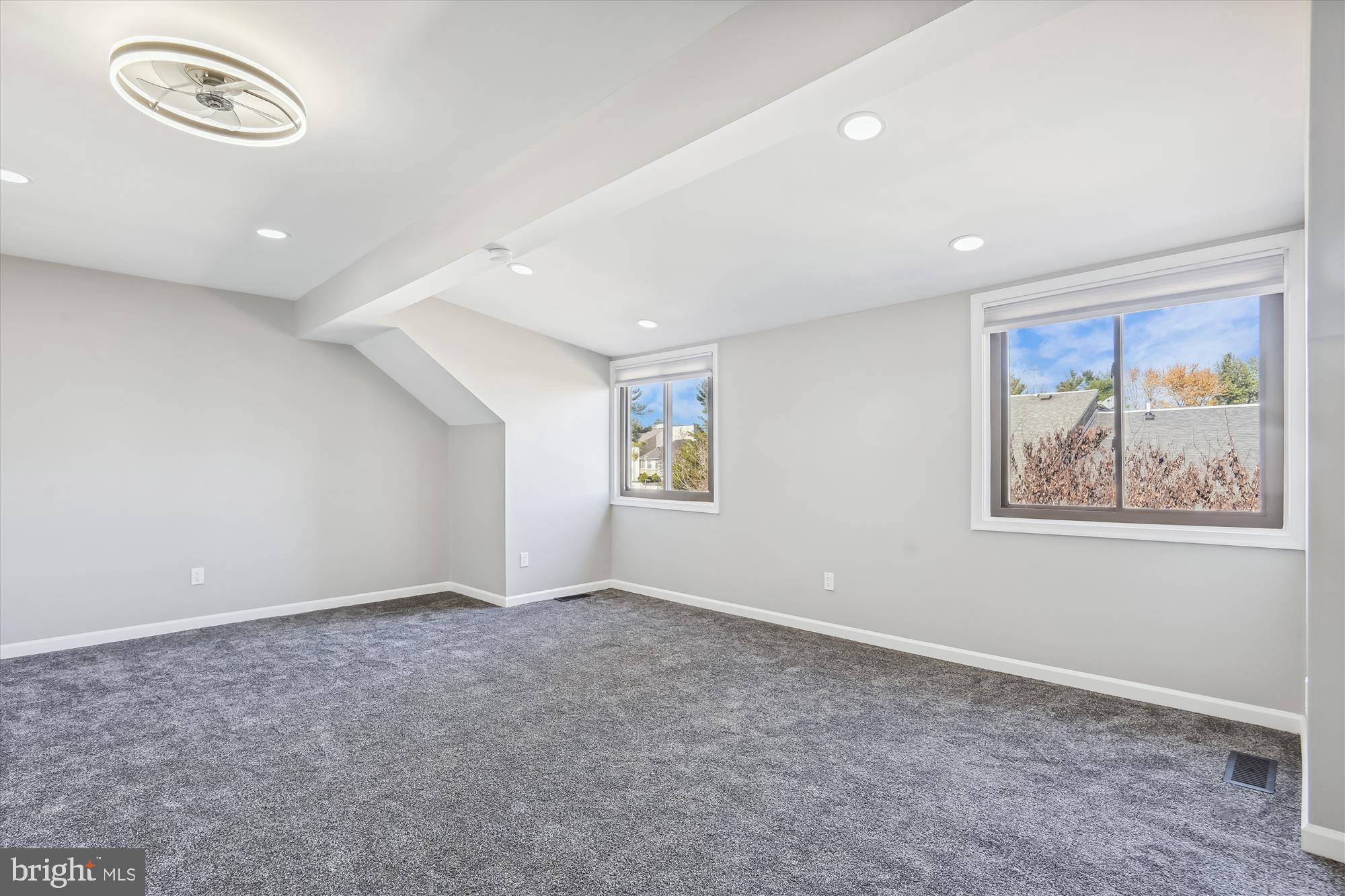 CLUBSIDE - Residential