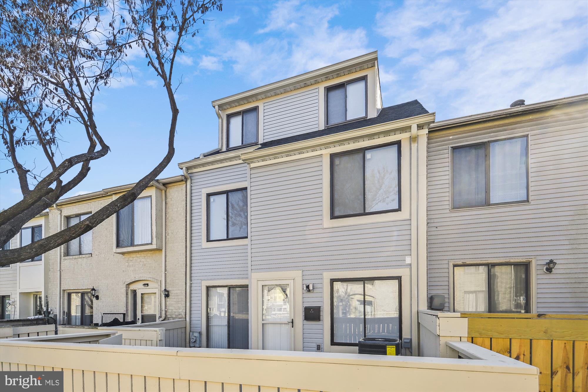 CLUBSIDE - Residential