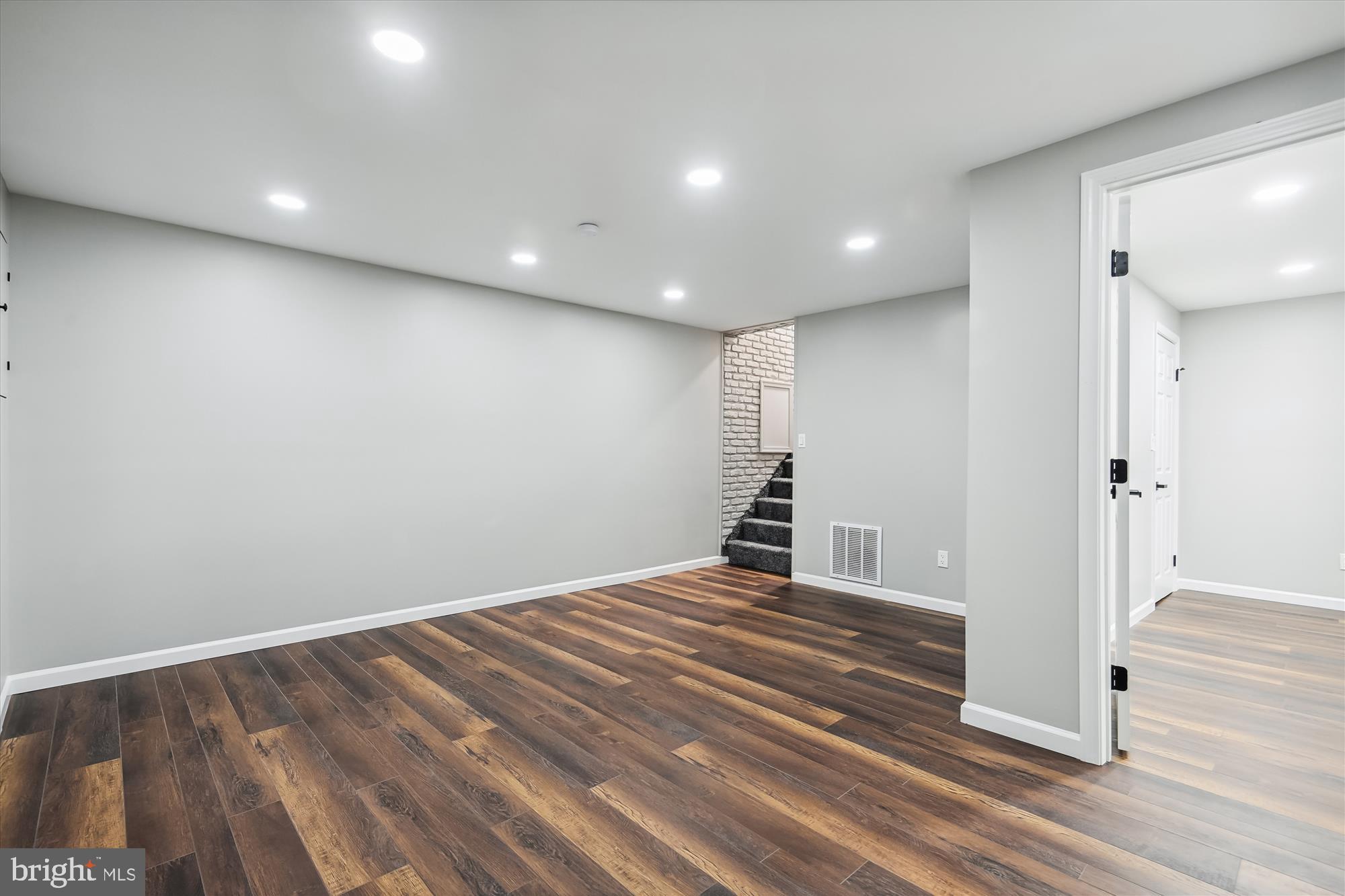 CLUBSIDE - Residential