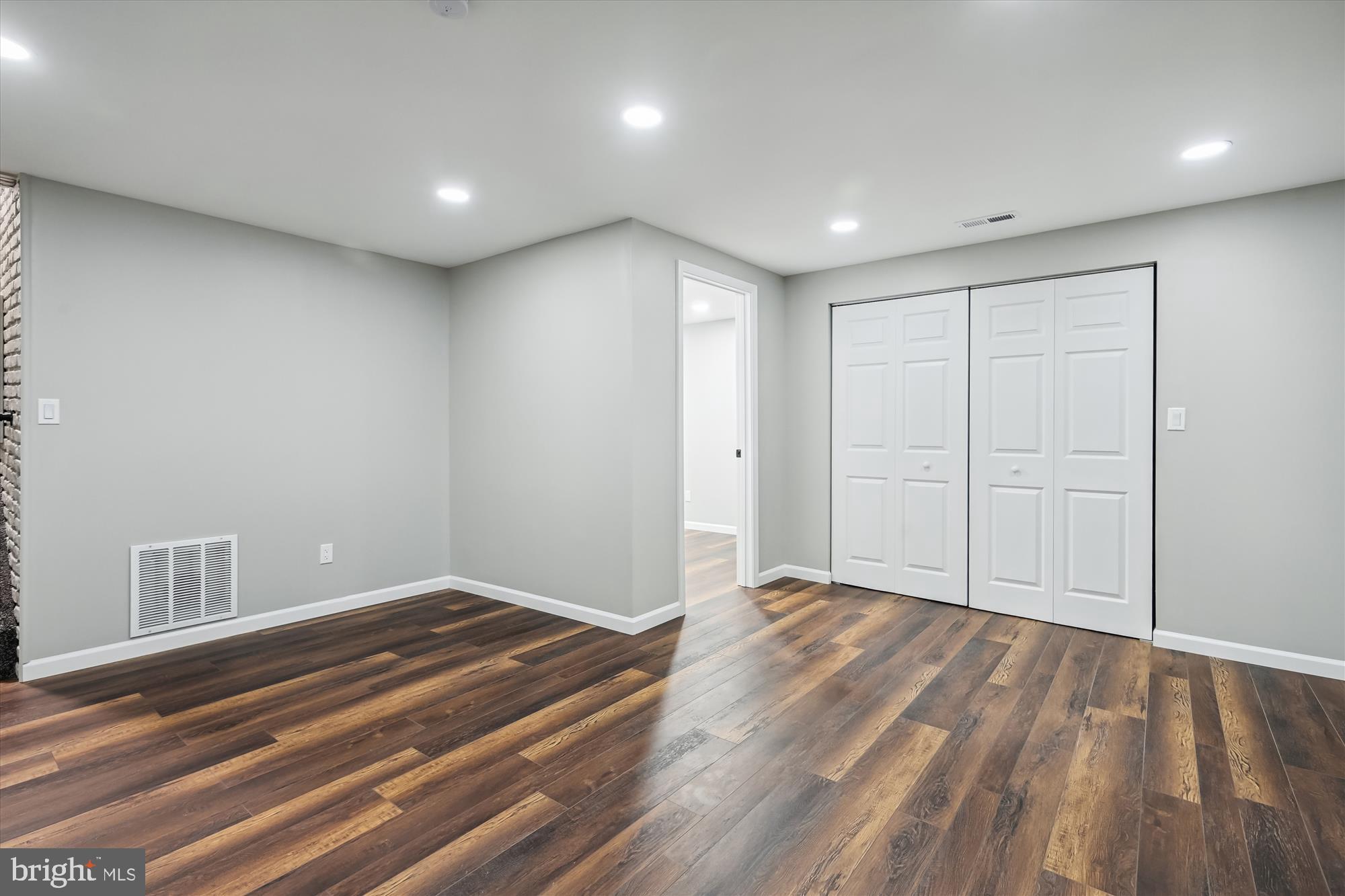 CLUBSIDE - Residential